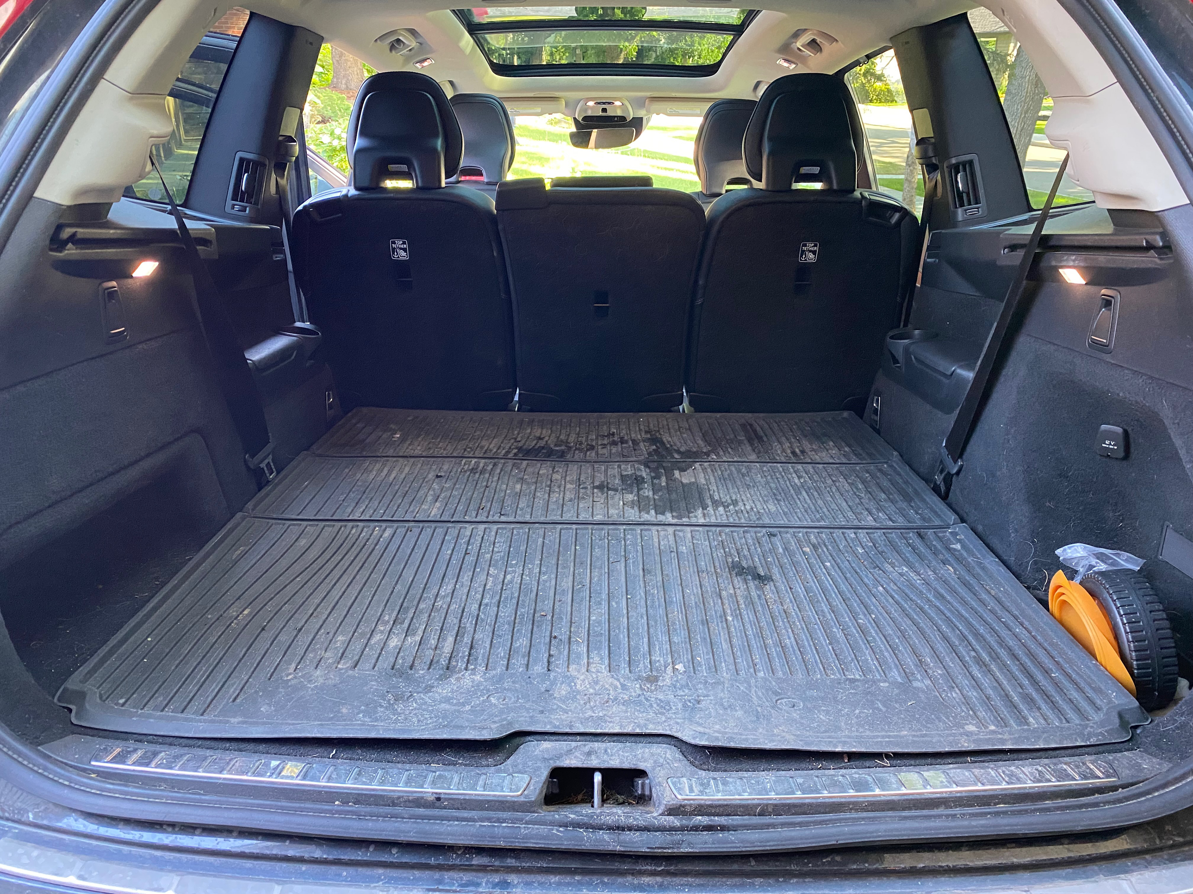 Volvo XC90 trunk before
