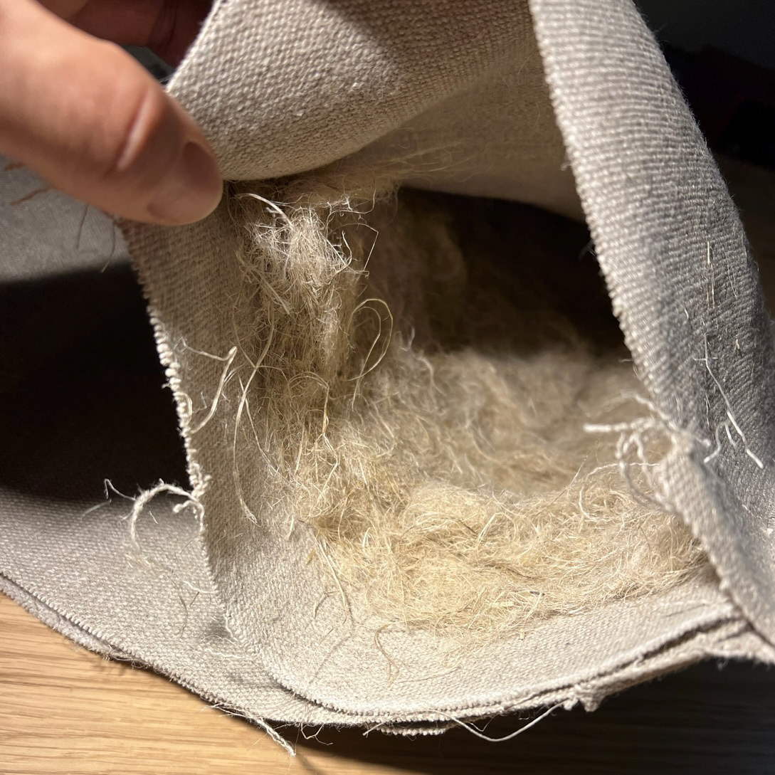 Filled with hemp padding for shock resistance