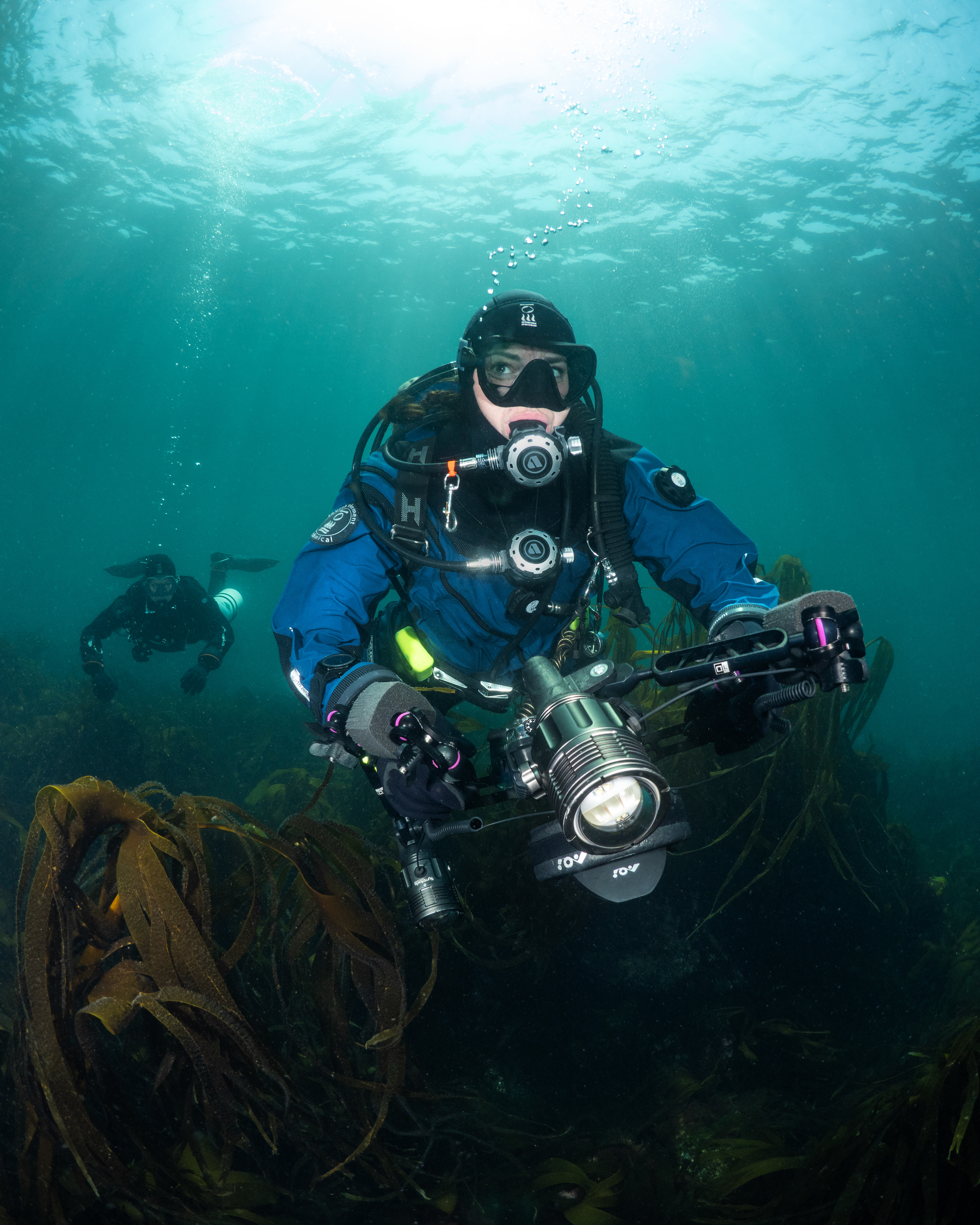 2 Divers at Mullion Harbour