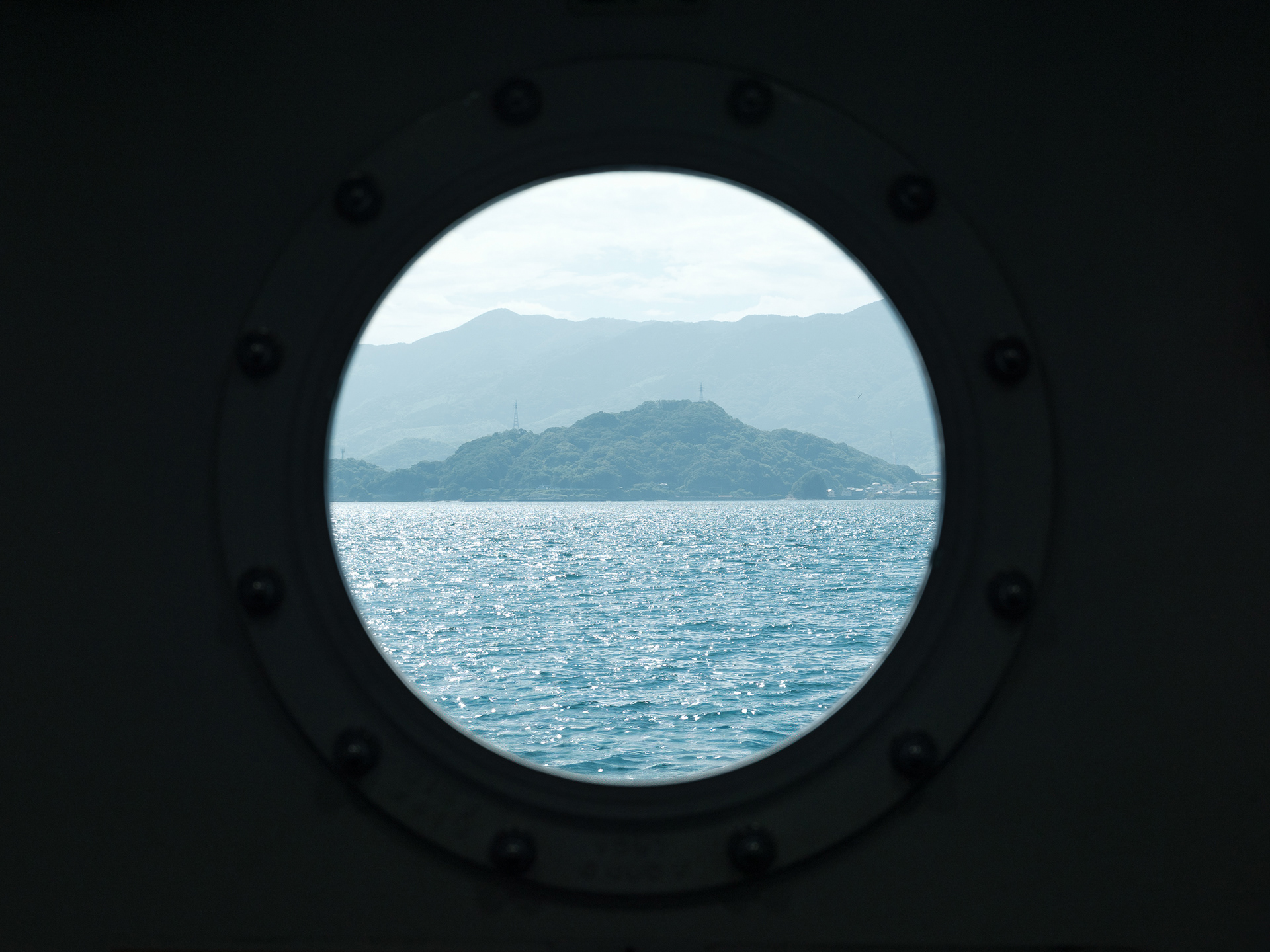 〈포트홀〉（Porthole／ポートホール）, 2025