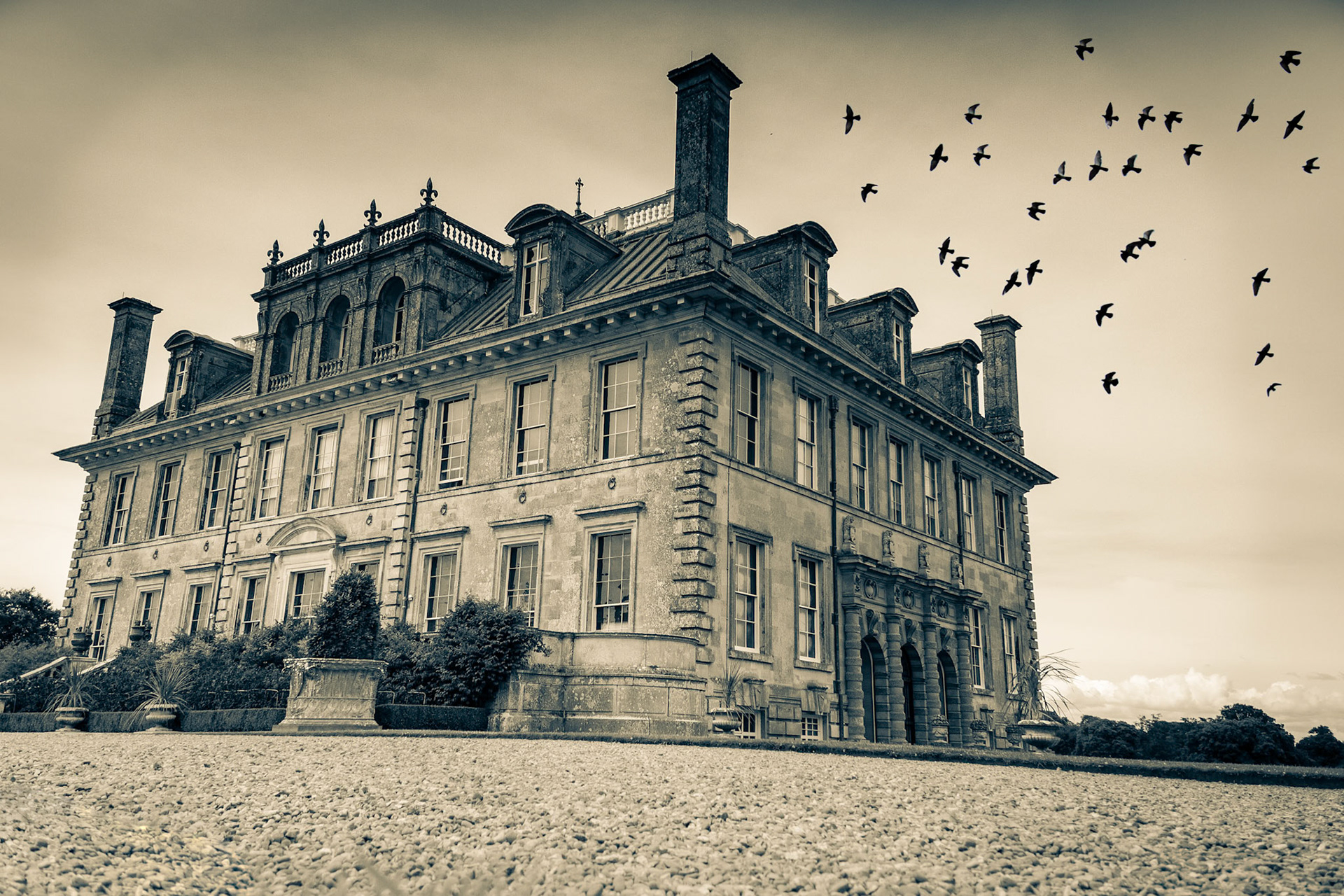 A heavily post-edited view of the manor house at Kingston Lacy. This is the first time I have brought vectors into a photo in order to add mood... I think the end result works quite well (at least for a first attempt anyway)