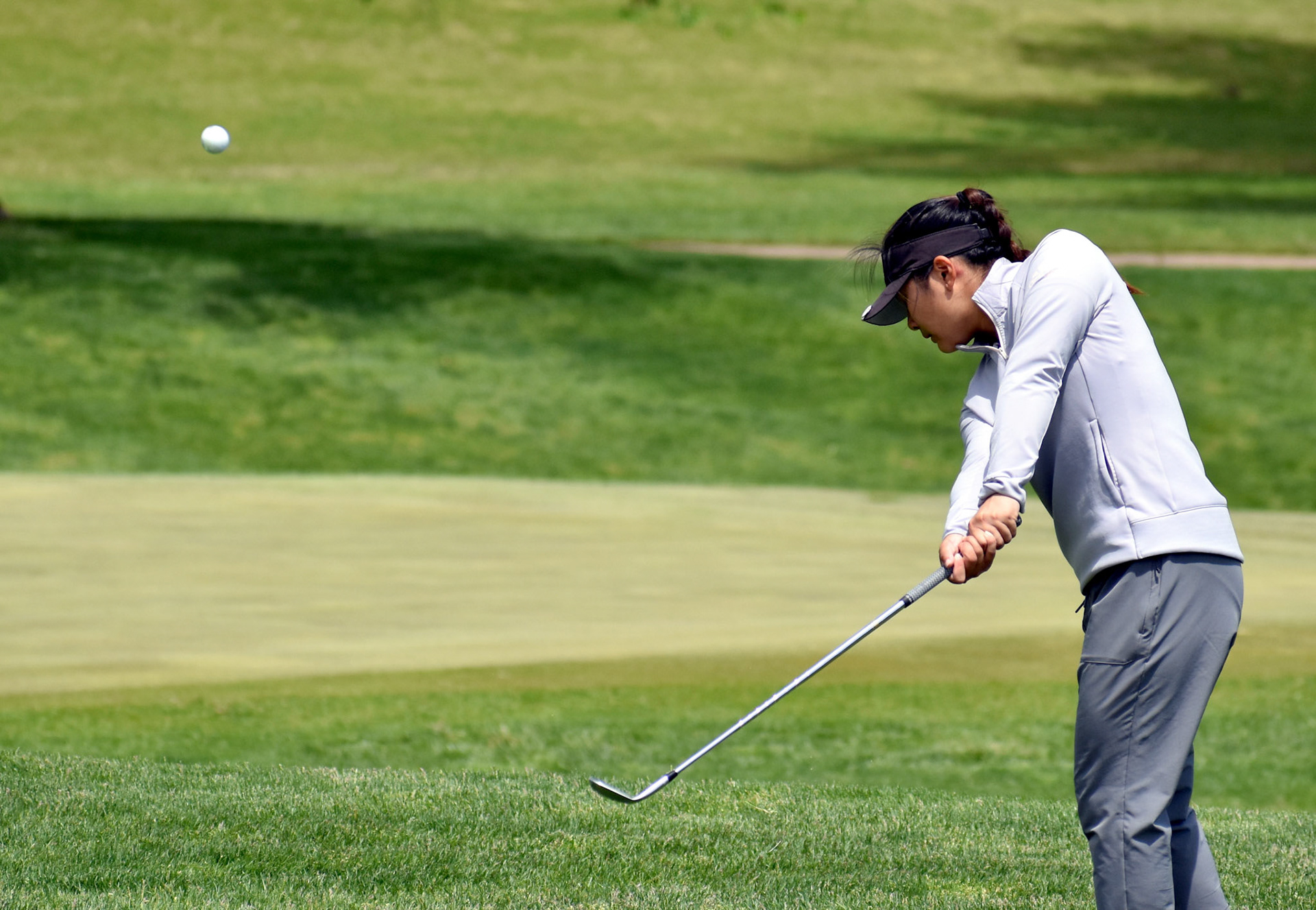 Vynie Chen chips to 5 green.