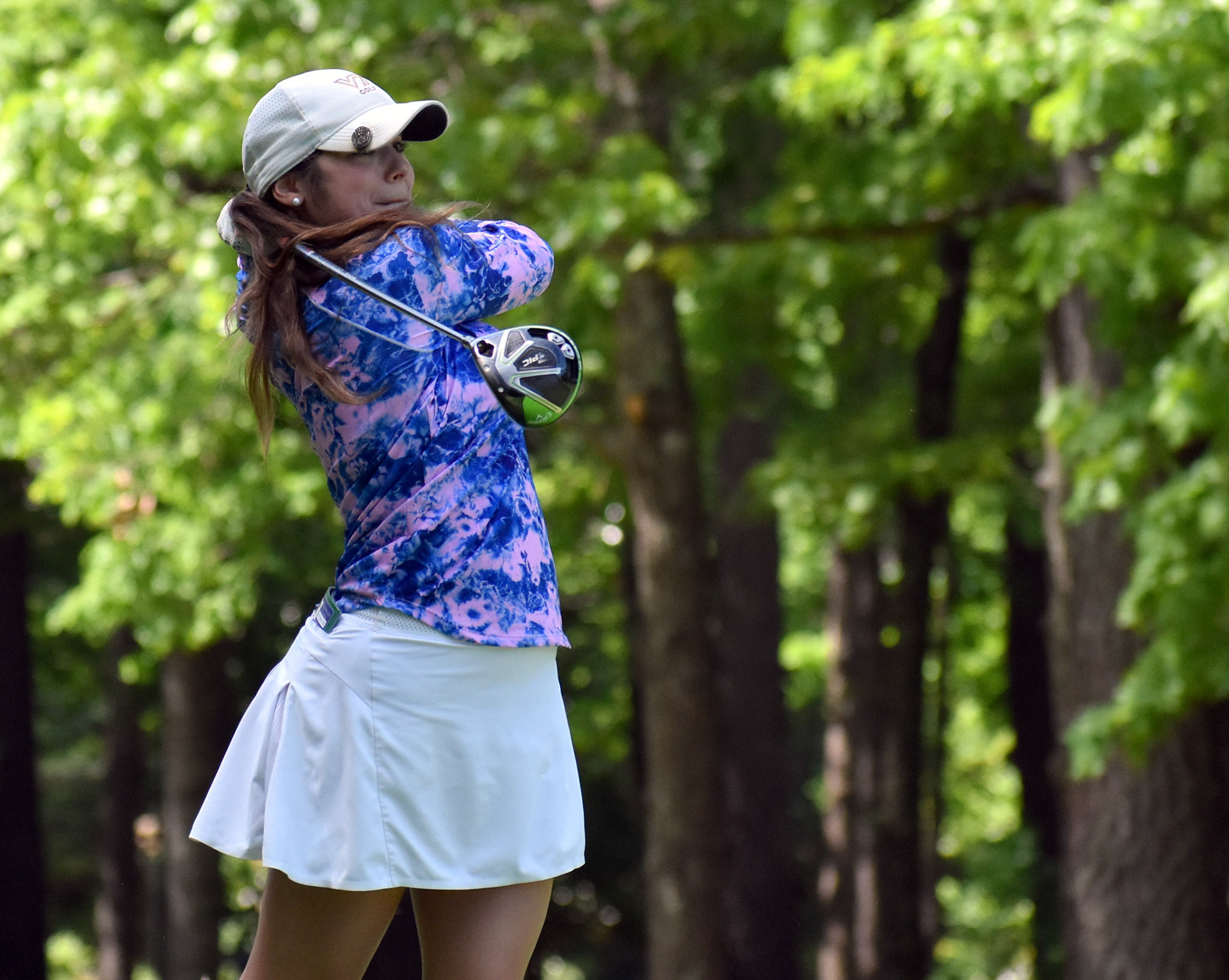 Sarah Spicer watches her drive on 11