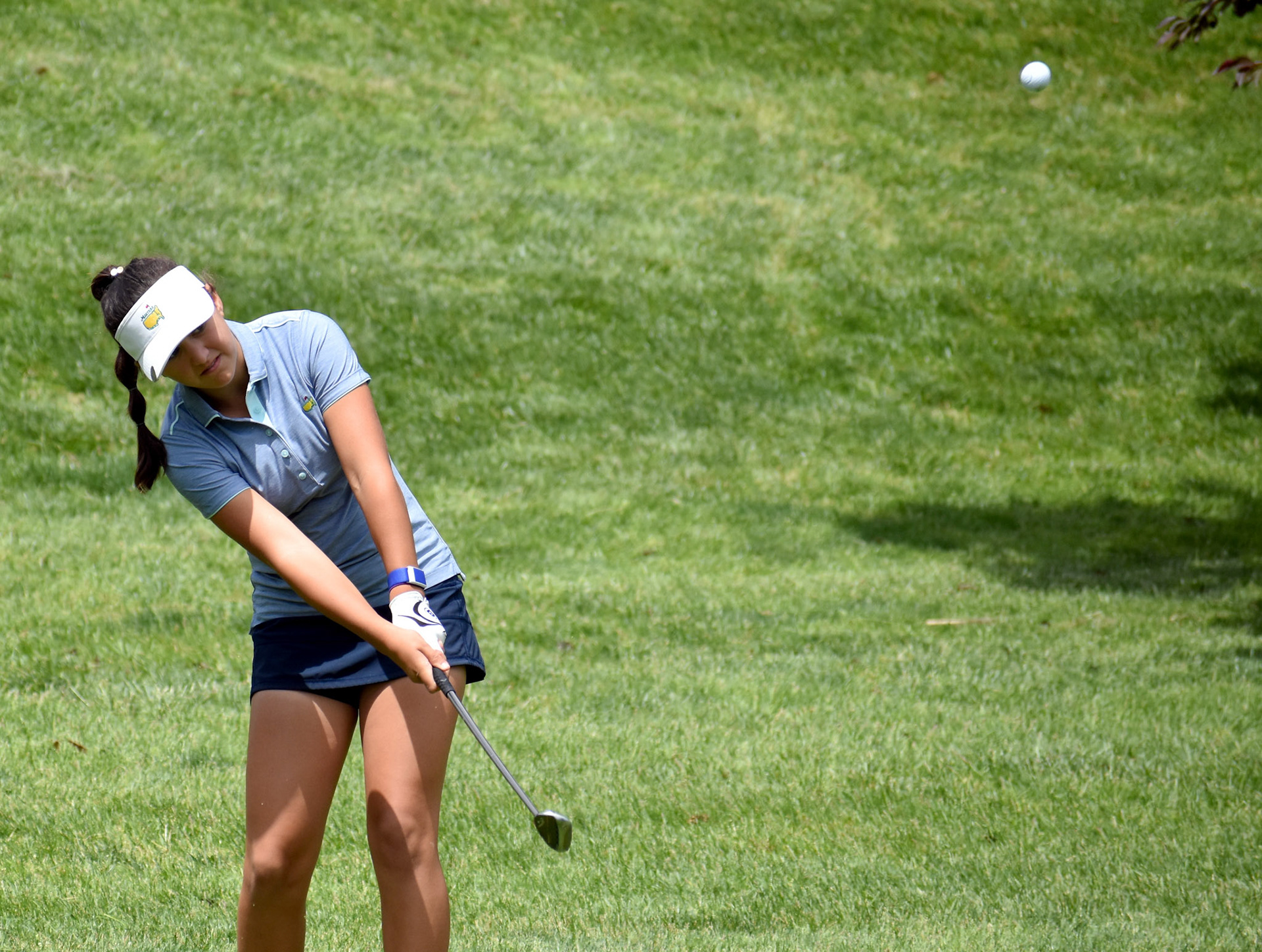 Elsie MacCleery pitches to 3 green.