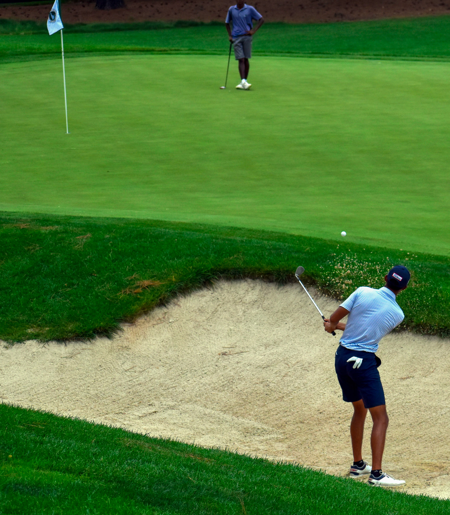 David Zhang escapes the bunker on 10