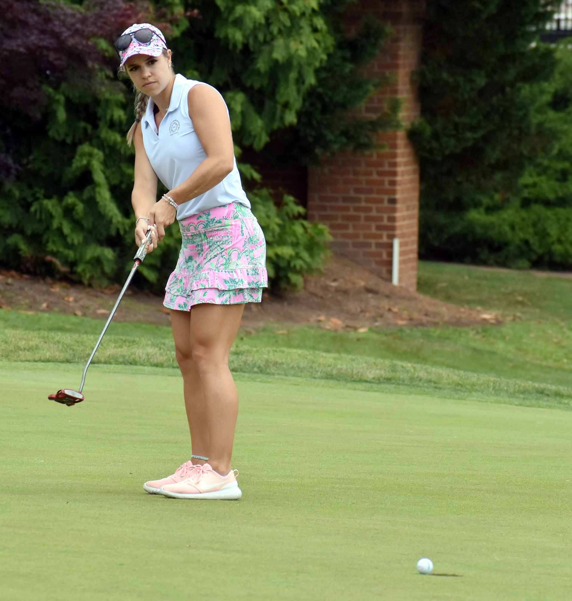 Alexandra Austin rolls home a birdie putt on No. 9