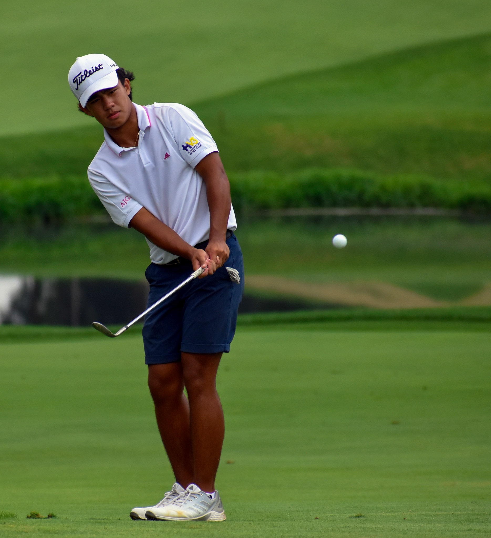 Xander Goboy chips to 9 green