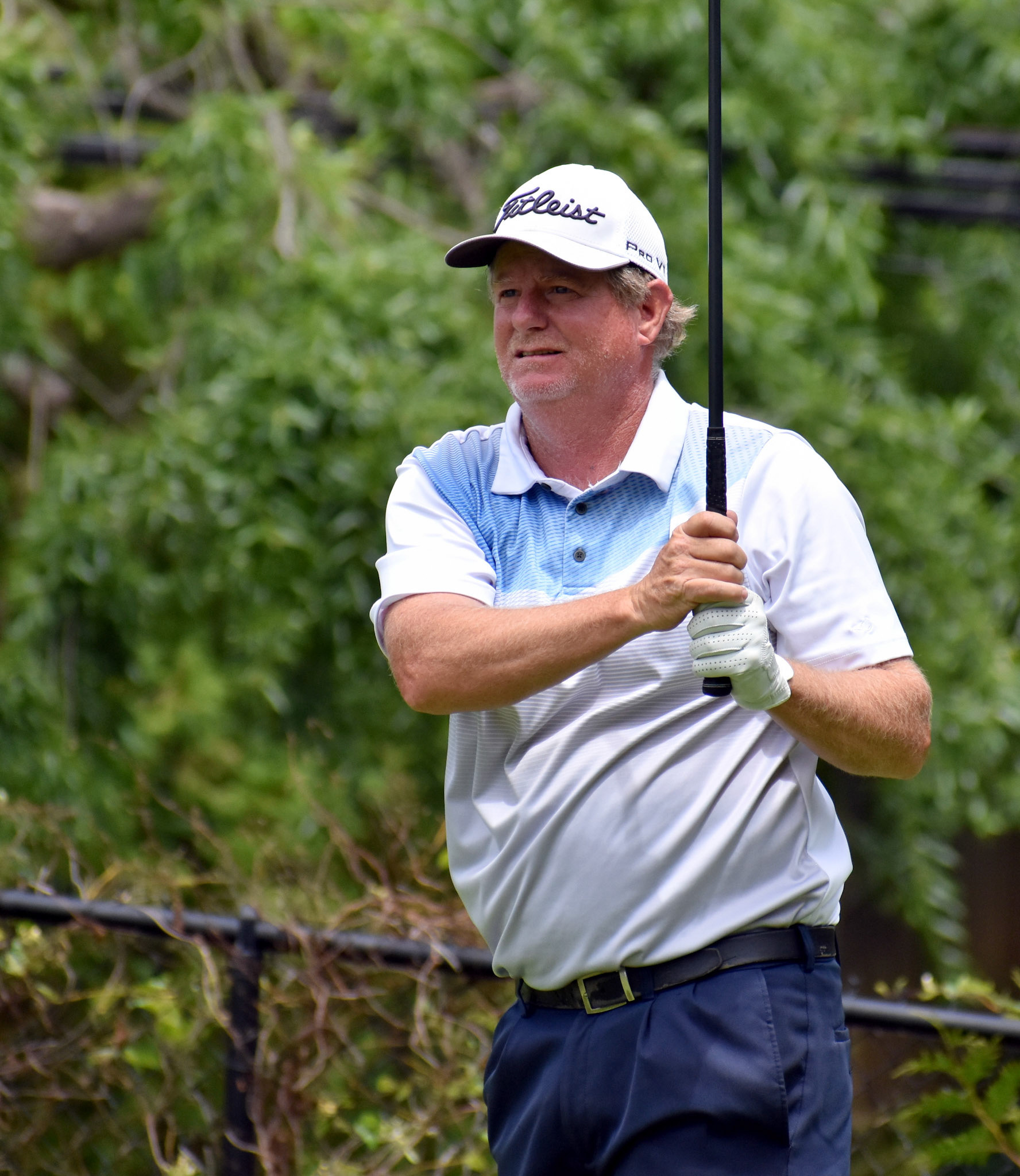 Pete DeTemple tees off on 9