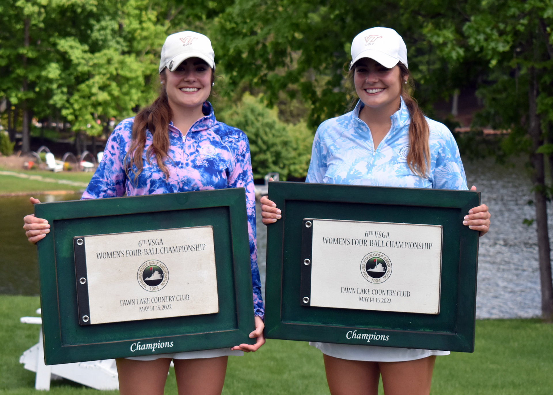 Open division champions Sarah and Jessica Spicer