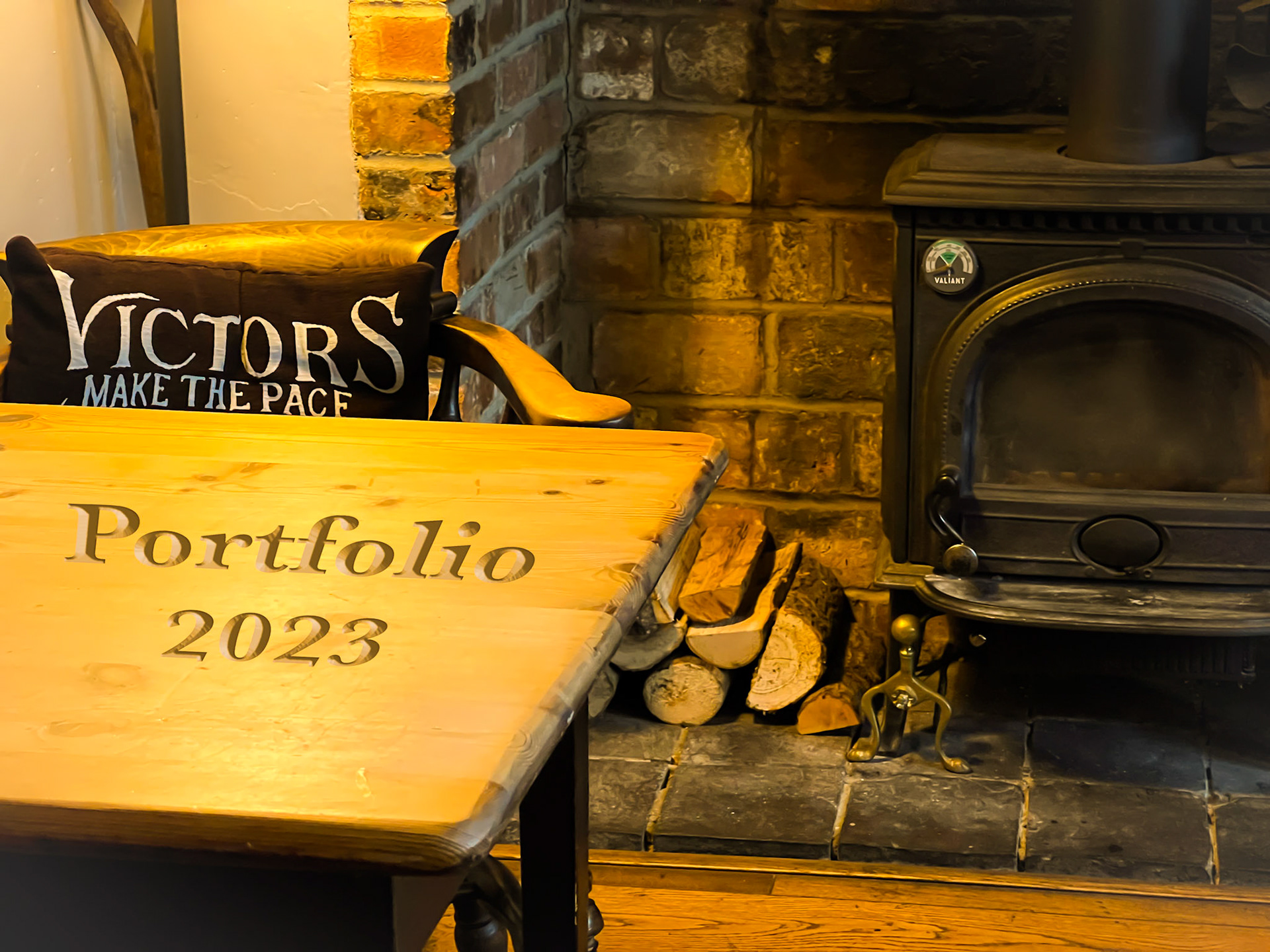 Victors Make the Pace!