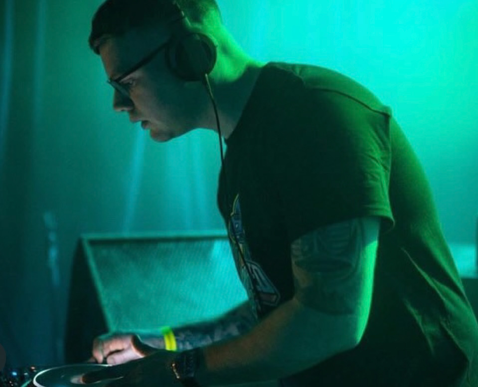 Klzo_dJ @klzo_dJ