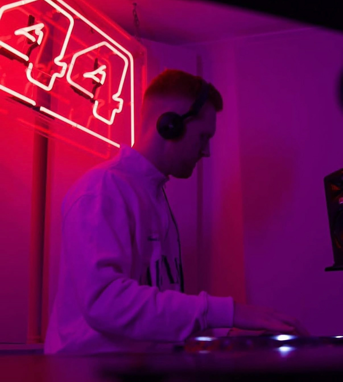 Aidan Sweeney @_aidan_sweeneydj