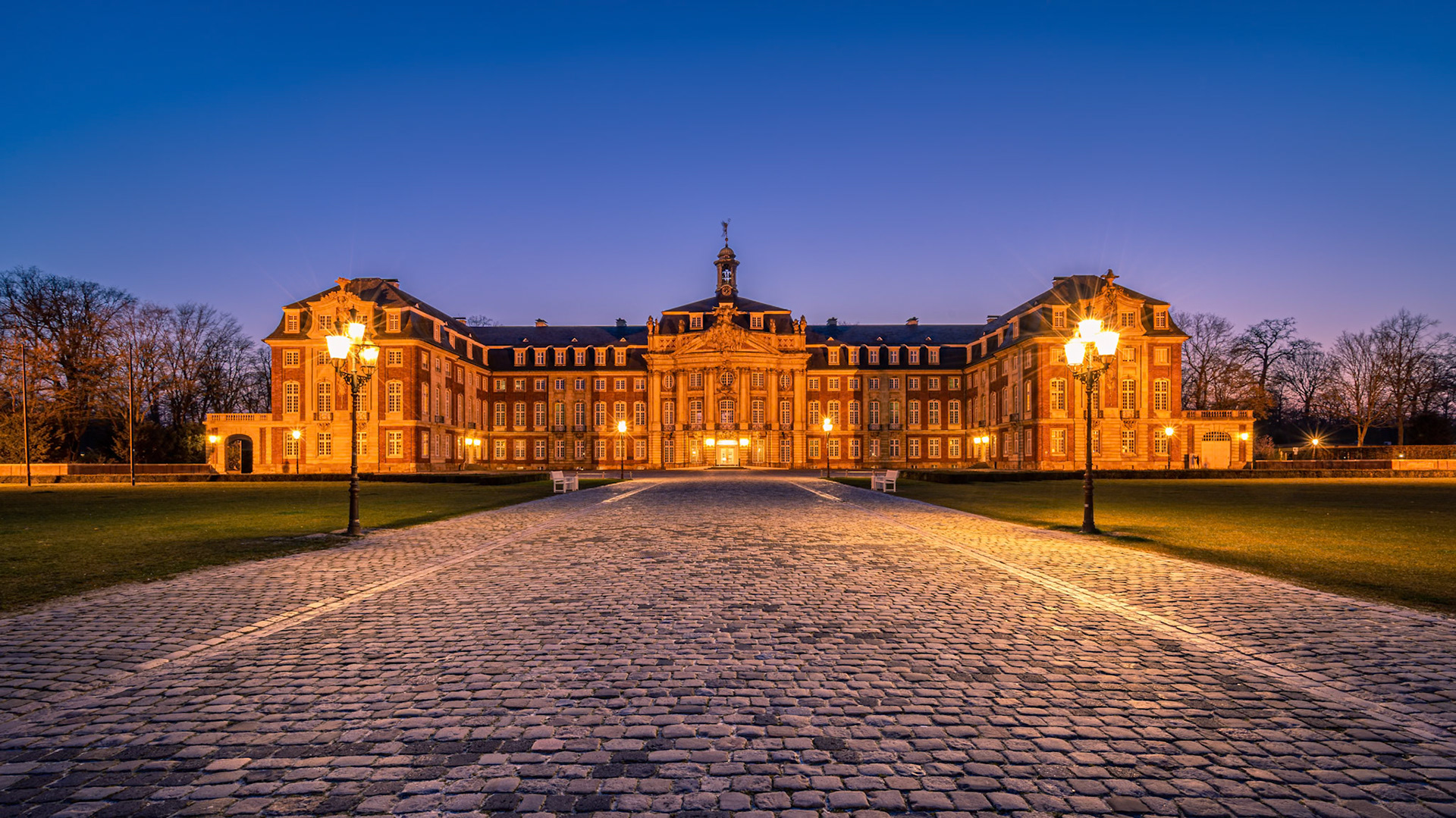 Das Schloss in Münster zur blauen Stunde