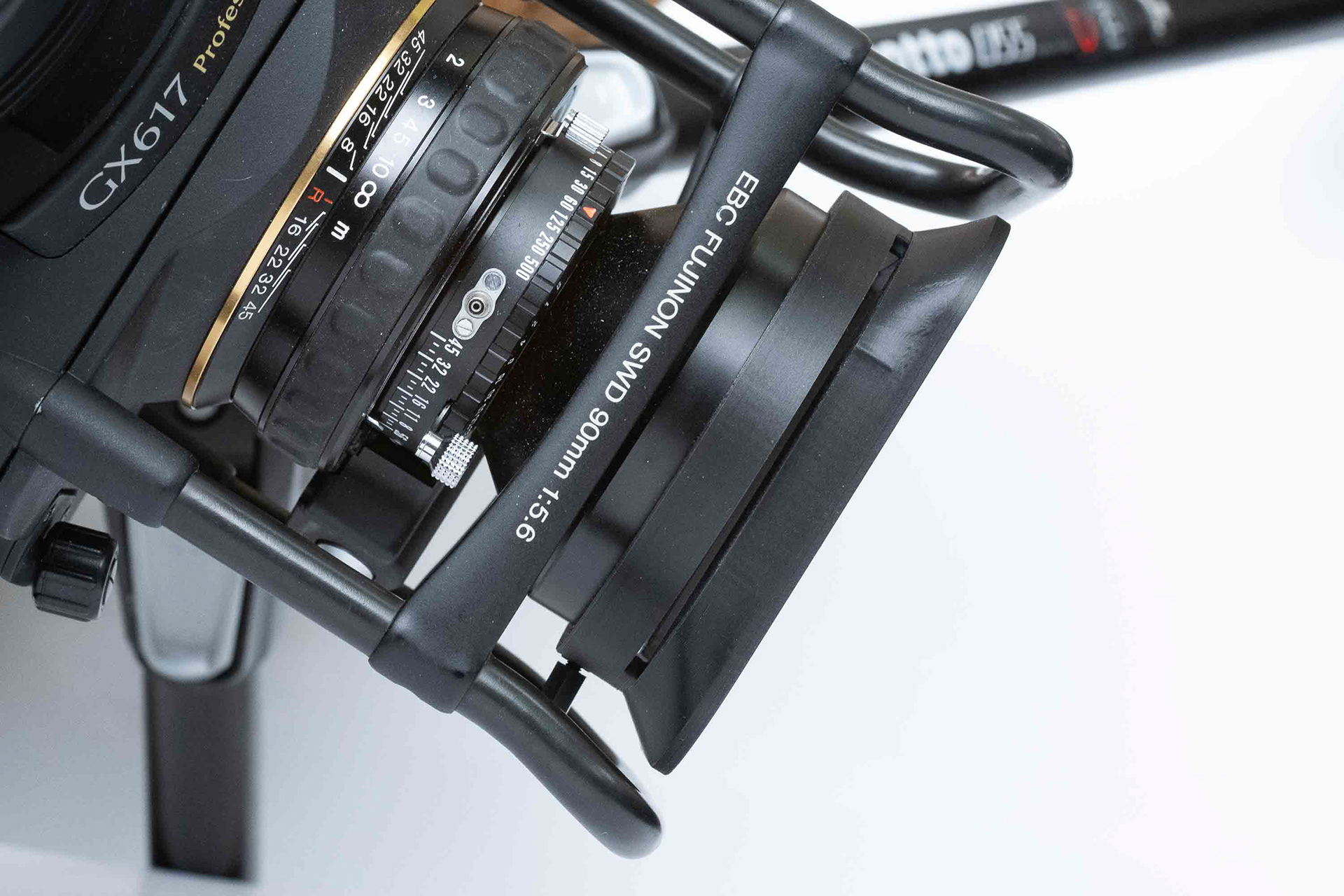 90/105 lens hood mounted to GX617