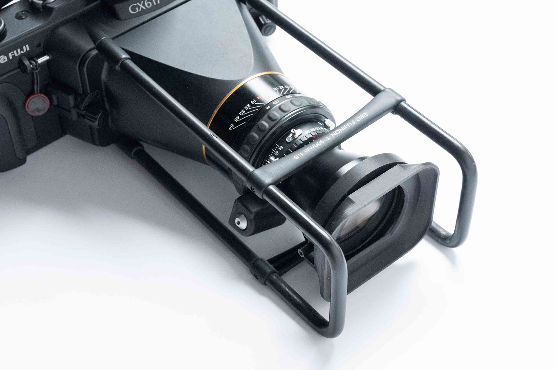 300 lens hood mounted to GX617