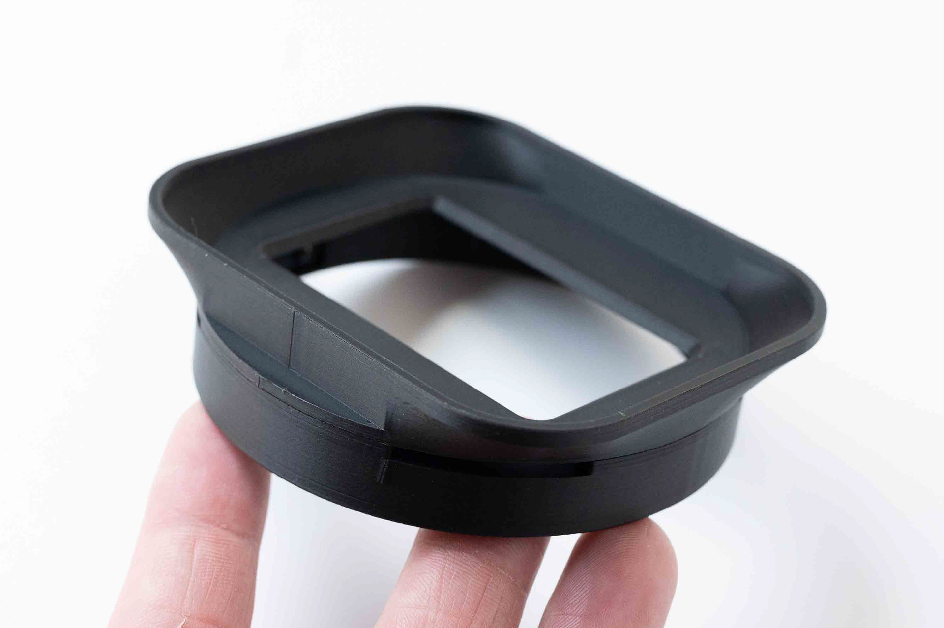 180 lens hood 3/4 view