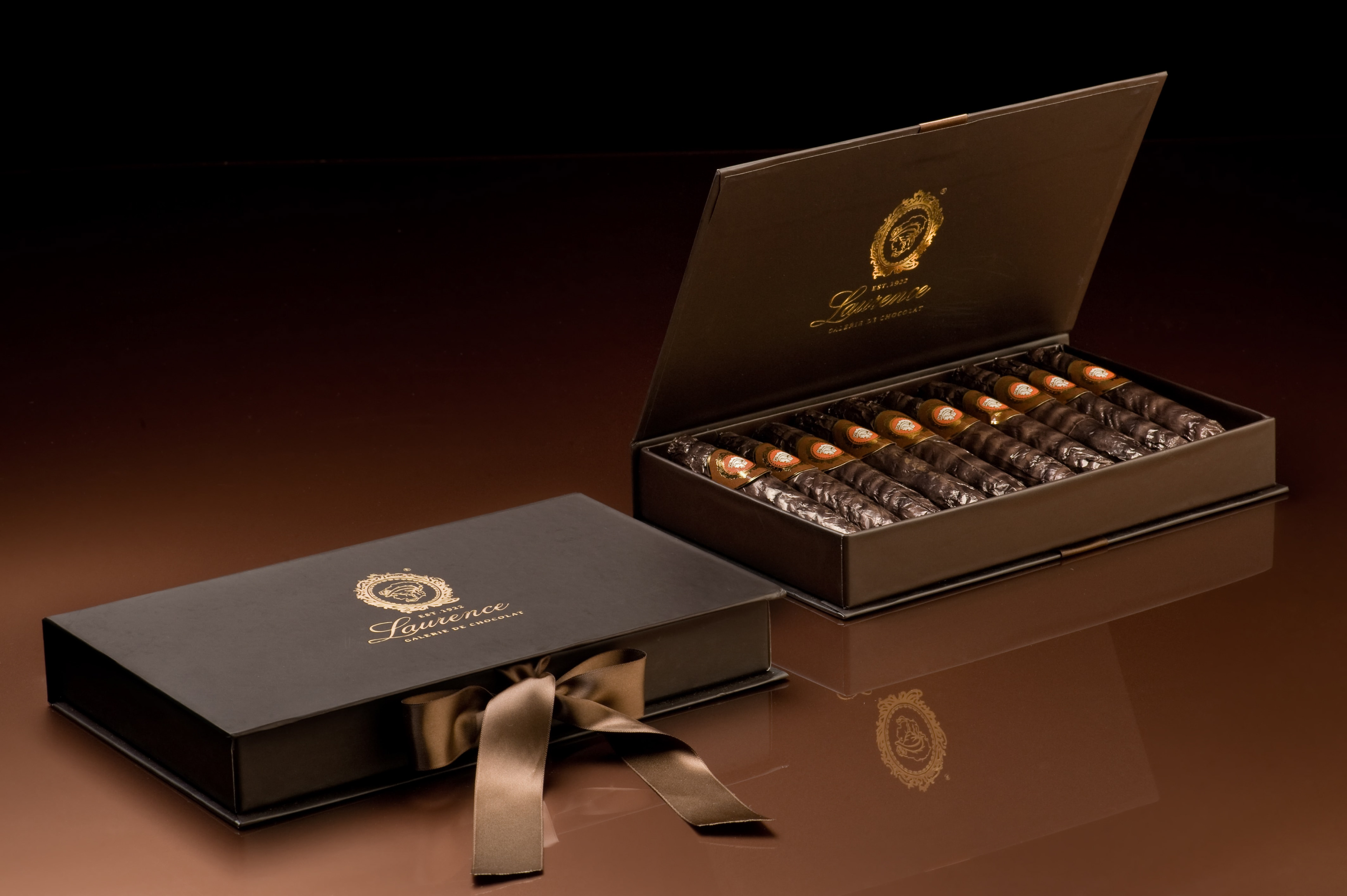 gift box with chocolate cigars By laurence-galerie de chocolat