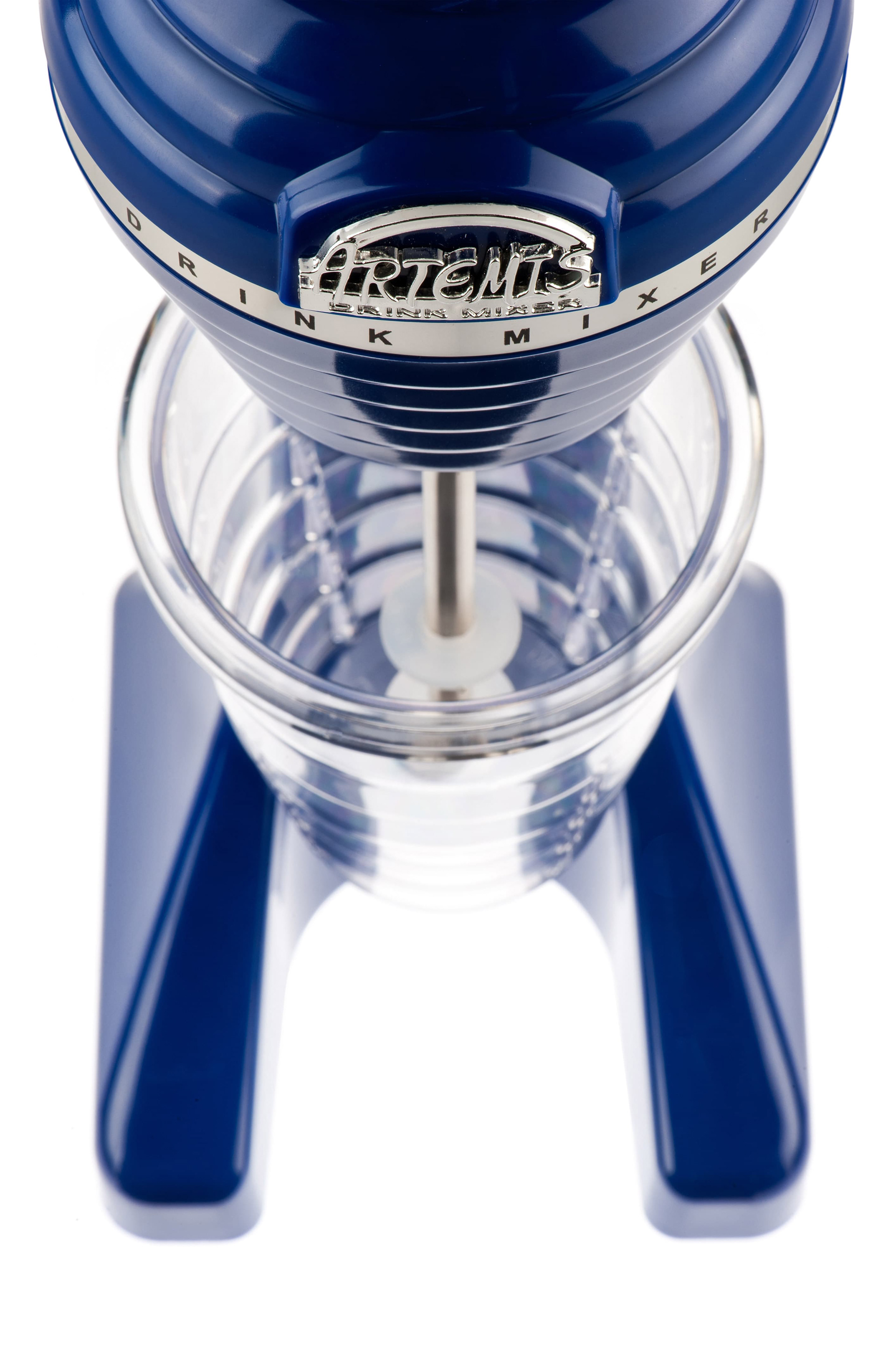 Μίξερ ποτών Artemis Mixer S.A σε μπλέ χρώμα λήψη από πάνω με έμφαση στο σήμα του mixer σε λευκό φόντο για χρήση e-shop