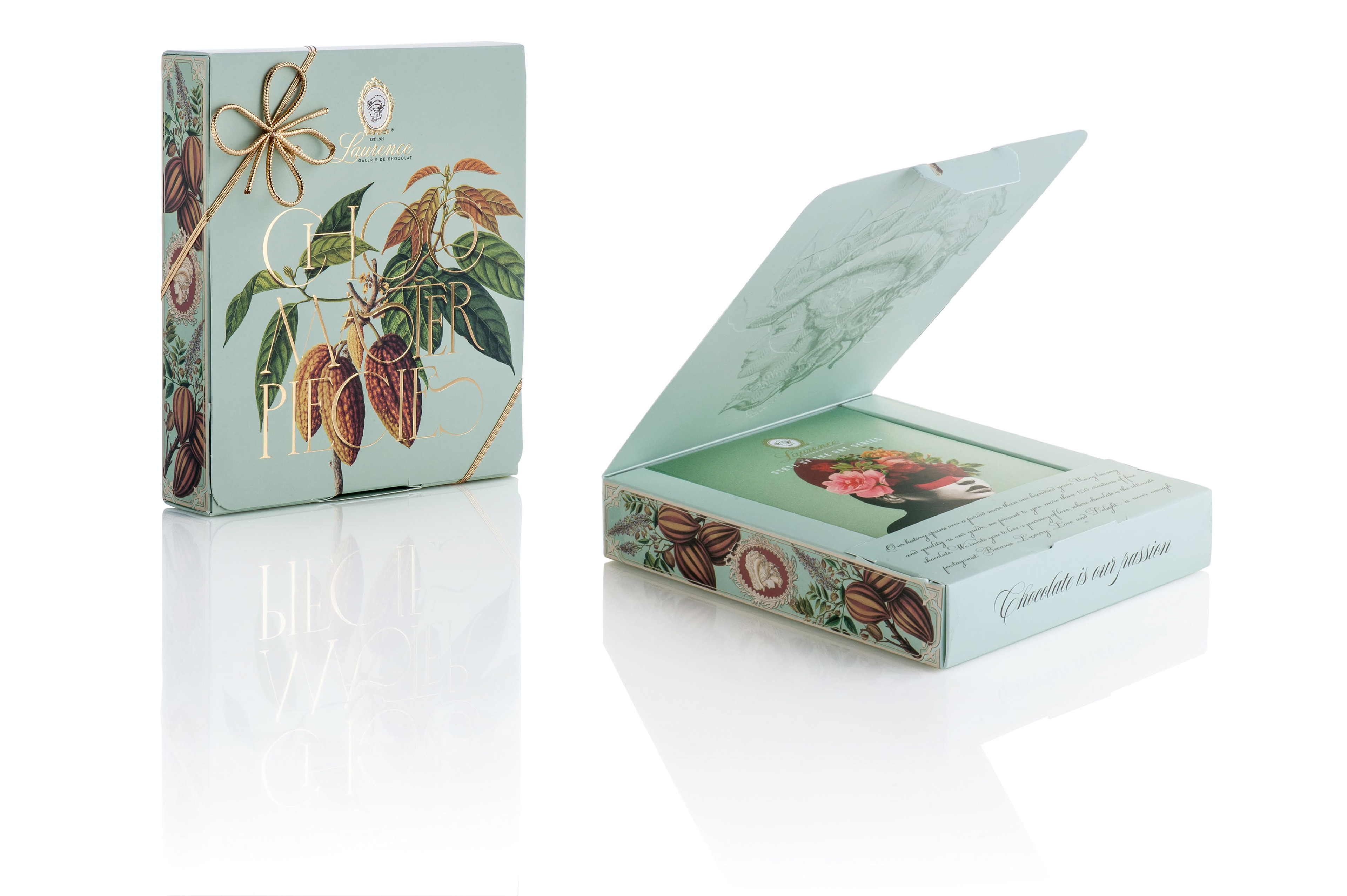 Chocolate gift packaging photography for Laurence Galerie de Chocolat, προϊοντική φωτογράφιση από τη Βούλα Γκώτη, συσκευασία δώρου με σοκολάτες υψηλής ποιότητας, σε λευκό φόντο κατάλληλο για e-shop