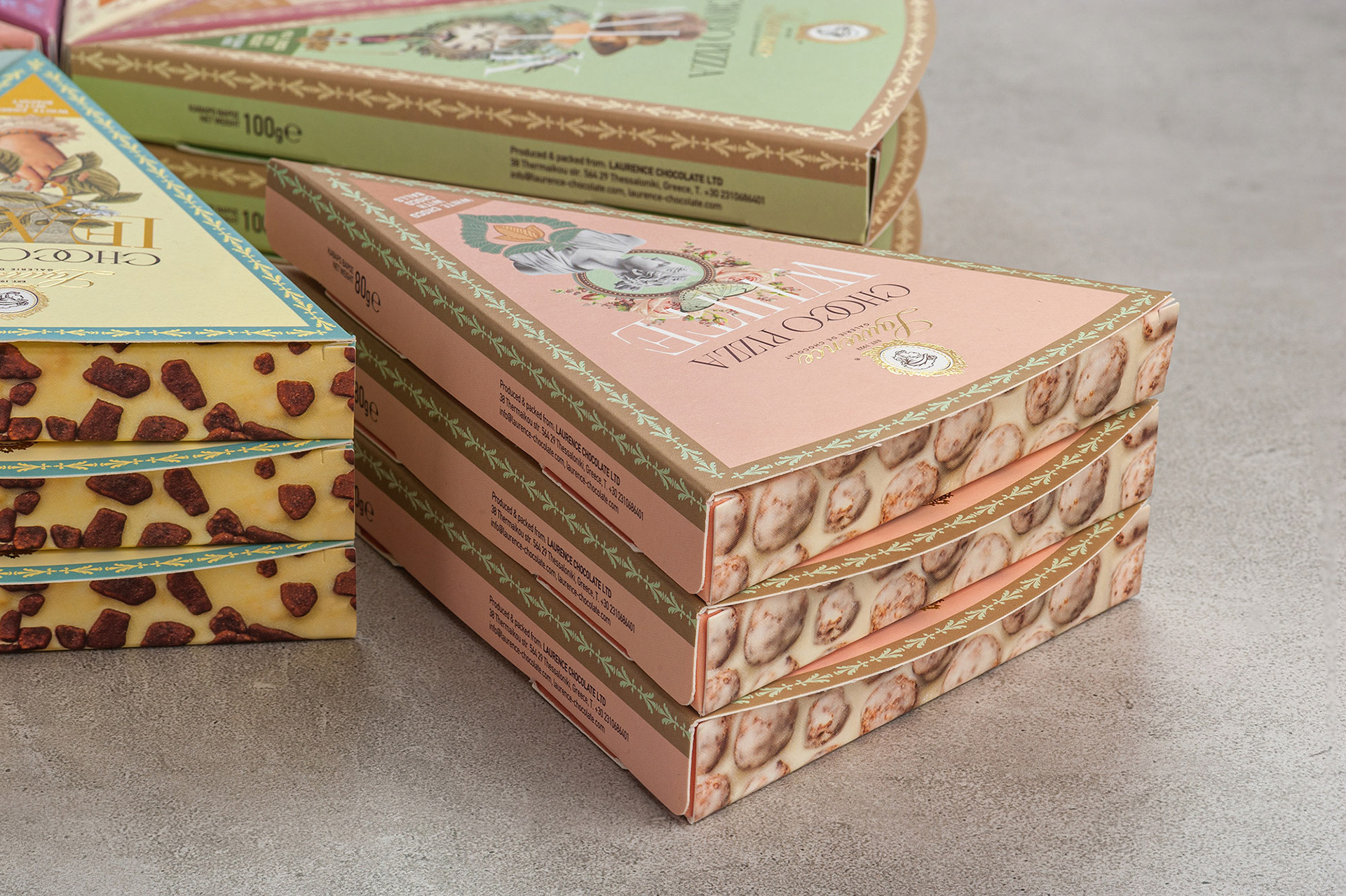 τρίγωνα από σοκολάτες choco pitsa στη σειρά σε διαφορετικές γεύσεις