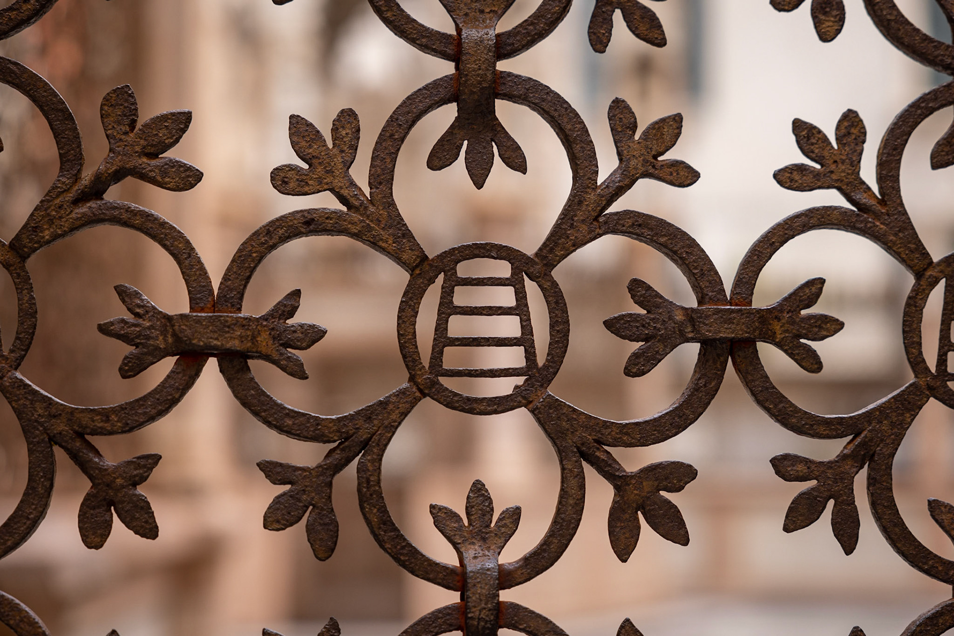 Fence around Scala family tomb featuring characteristic ladder motif 