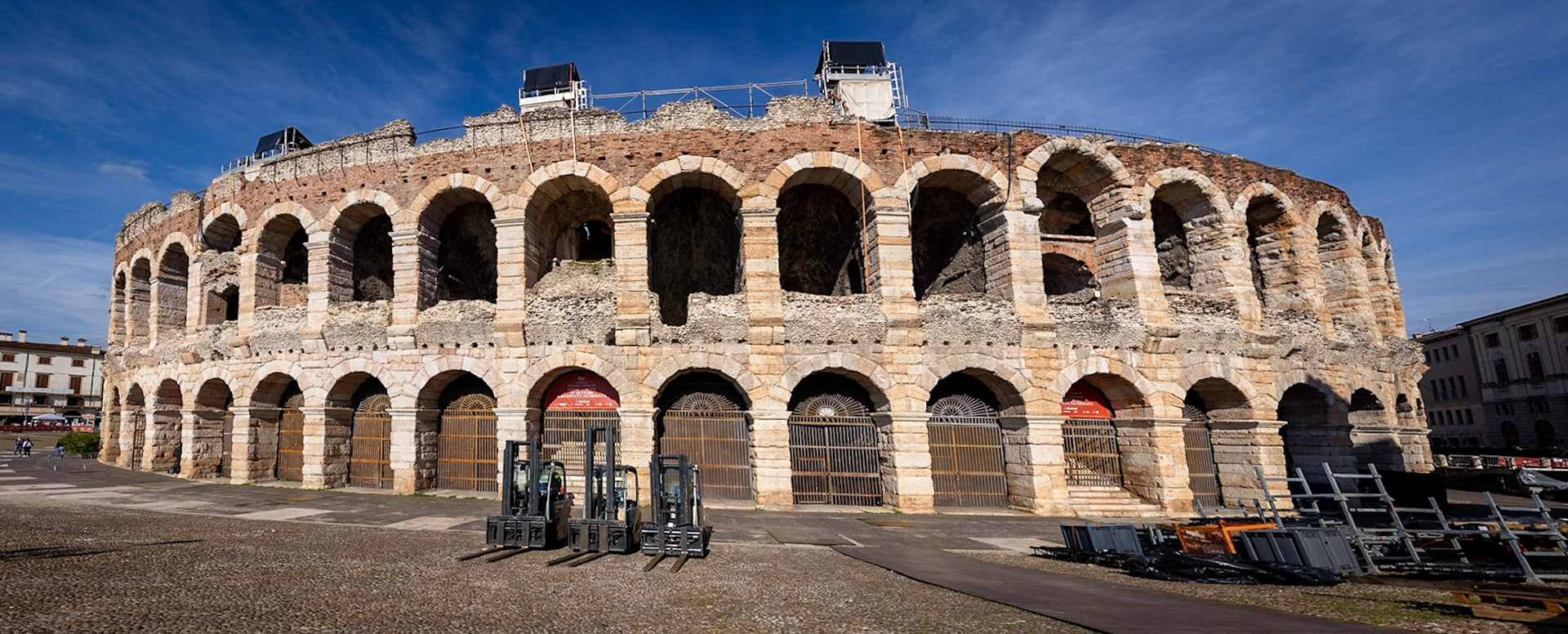 Verona colosseum panorama