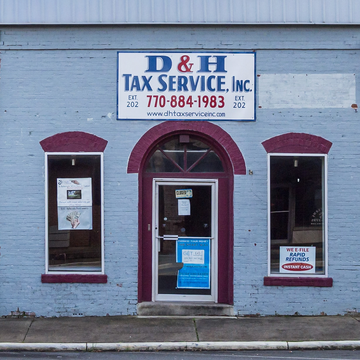 D&amp;H Tax Service in downtown Woodbury, Georgia, in December 2015