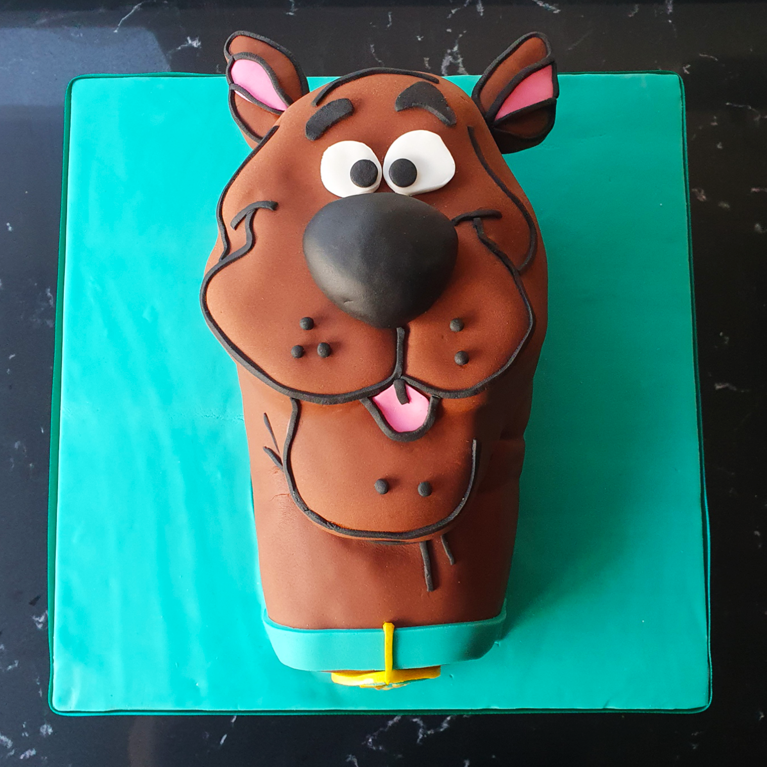 Scooby Doo Shaped Vanilla Fondant Birthday Cake