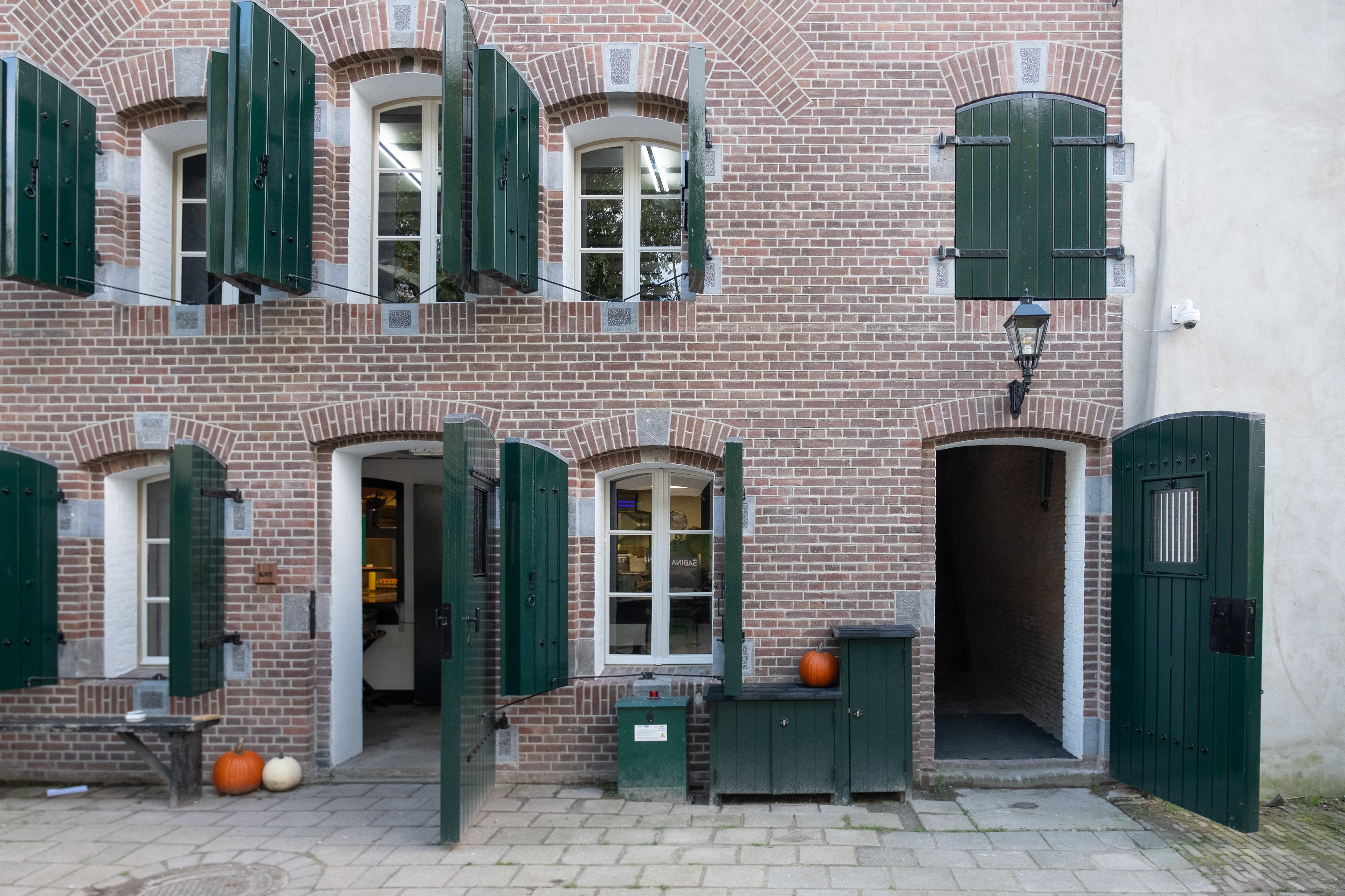 Het resultaat: Fort Sabina's restauratie gevel kazerne 