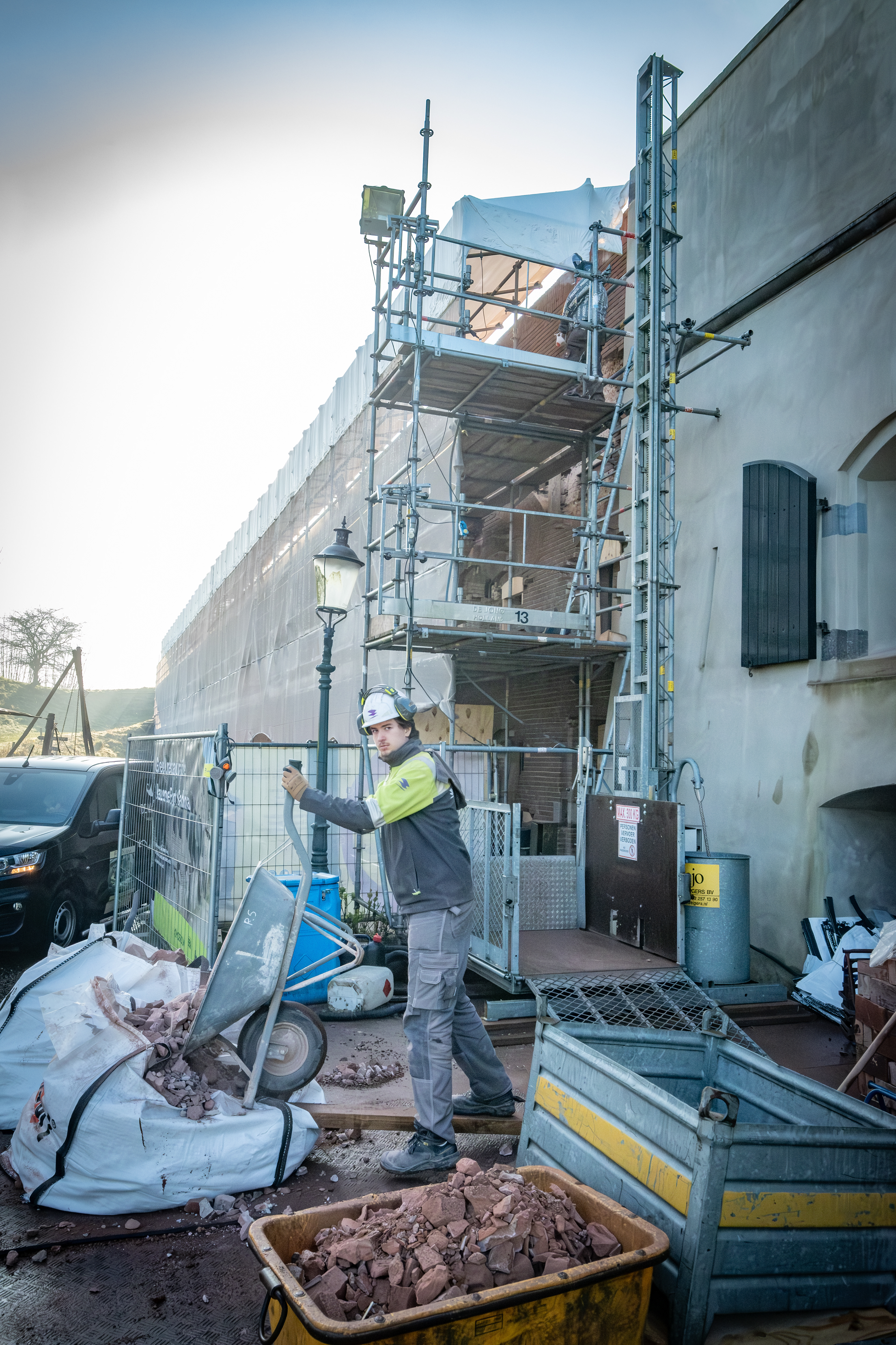 Fort Sabina, restauratie gevel kazerne 
