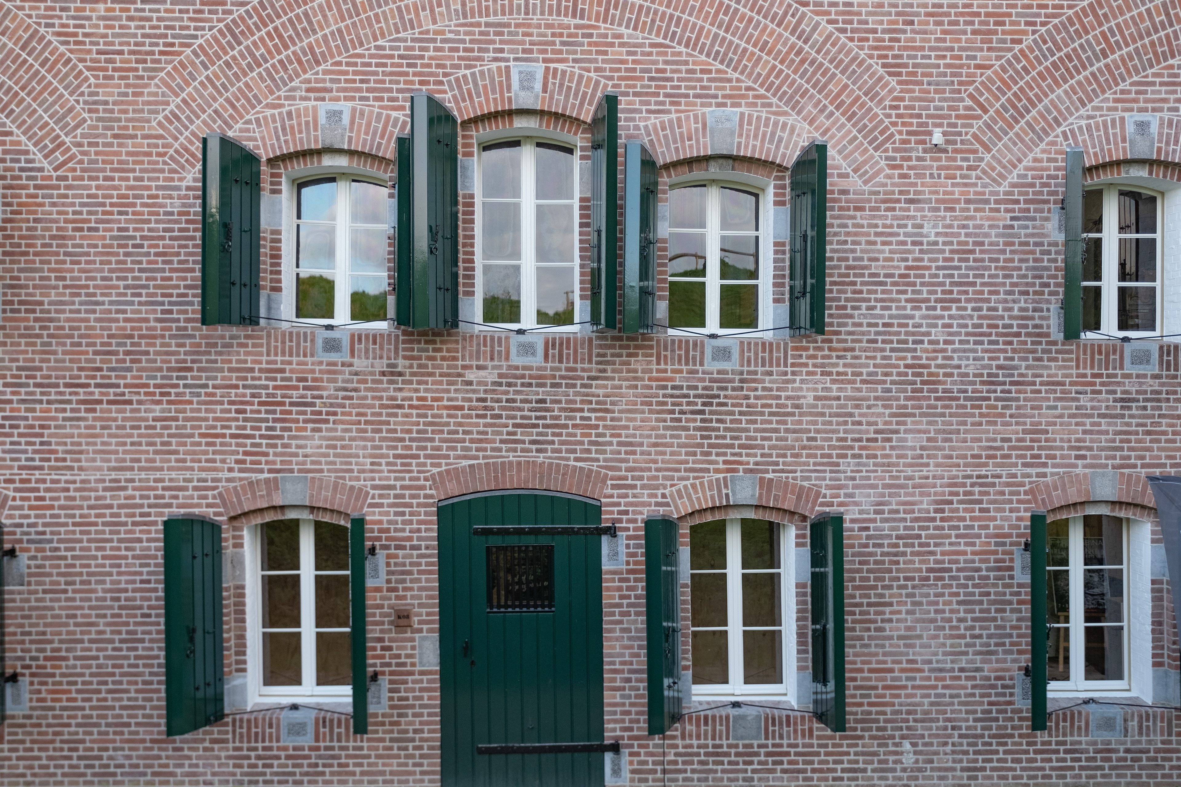 Het resultaat: Fort Sabina's restauratie gevel kazerne 