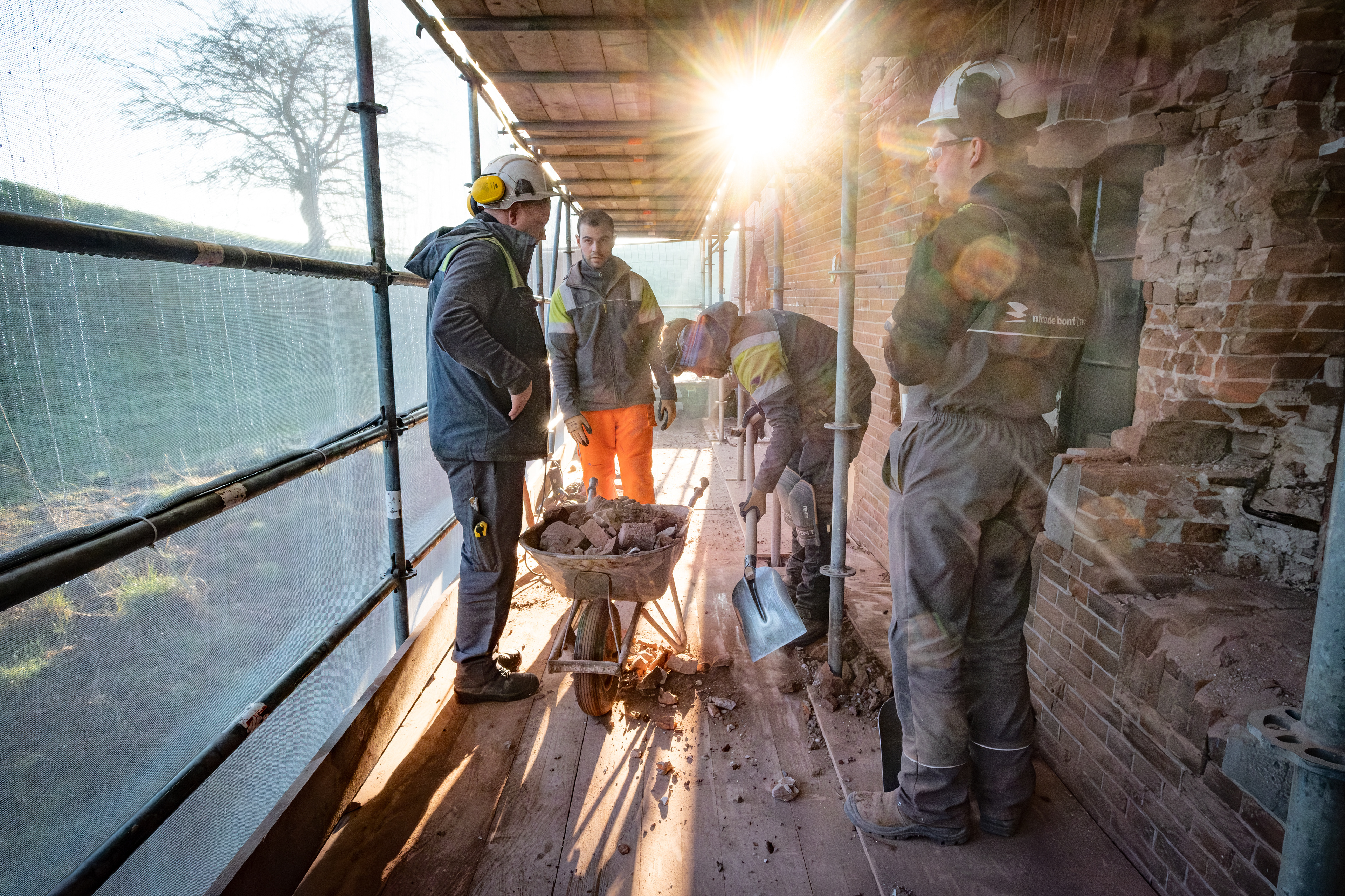Fort Sabina, restauratie gevel kazerne 
