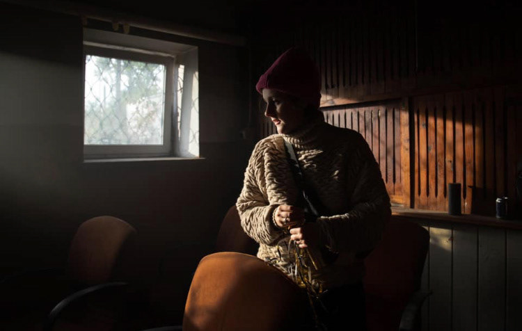 Stefka on "Grow up" set