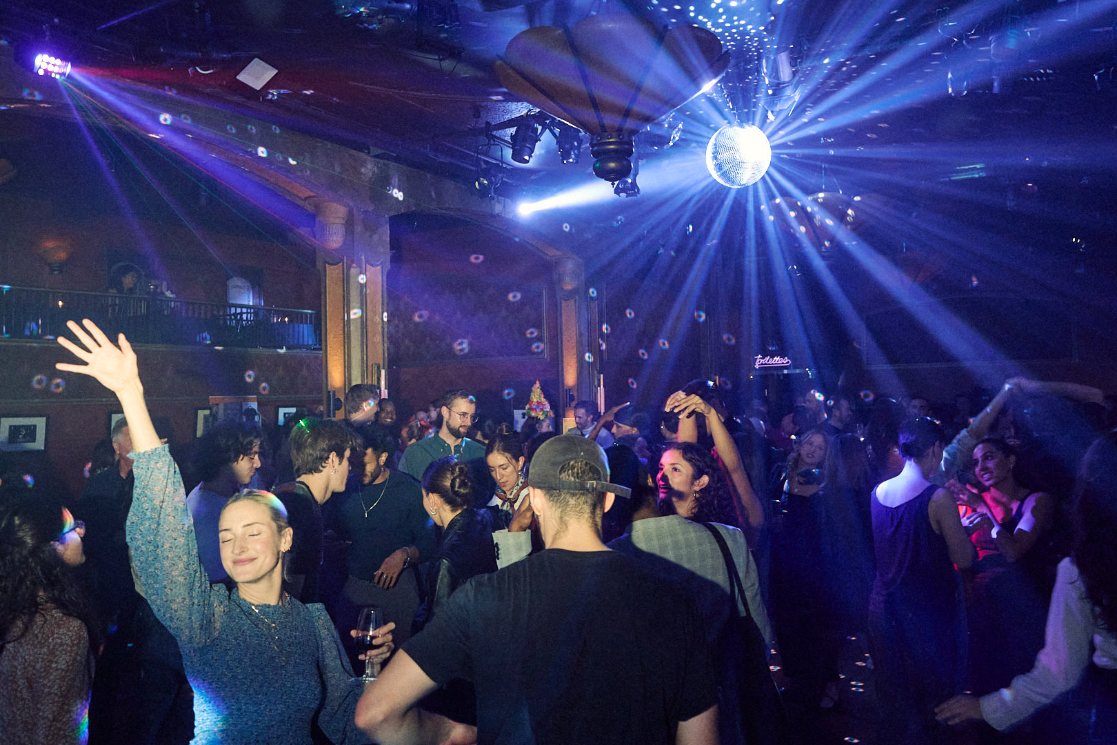 Photo by Sasha Onyshchenko / DAC Fundraiser