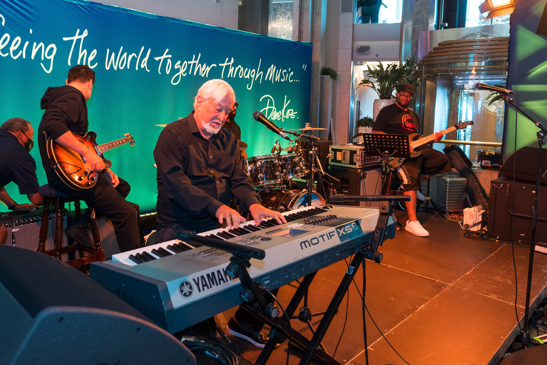 Dave Koz &amp; Friends at SeaAmsterdam and the British Isles