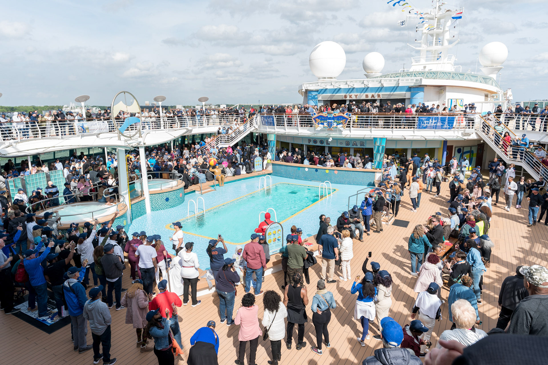 Dave Koz &amp; Friends at SeaAmsterdam and the British Isles