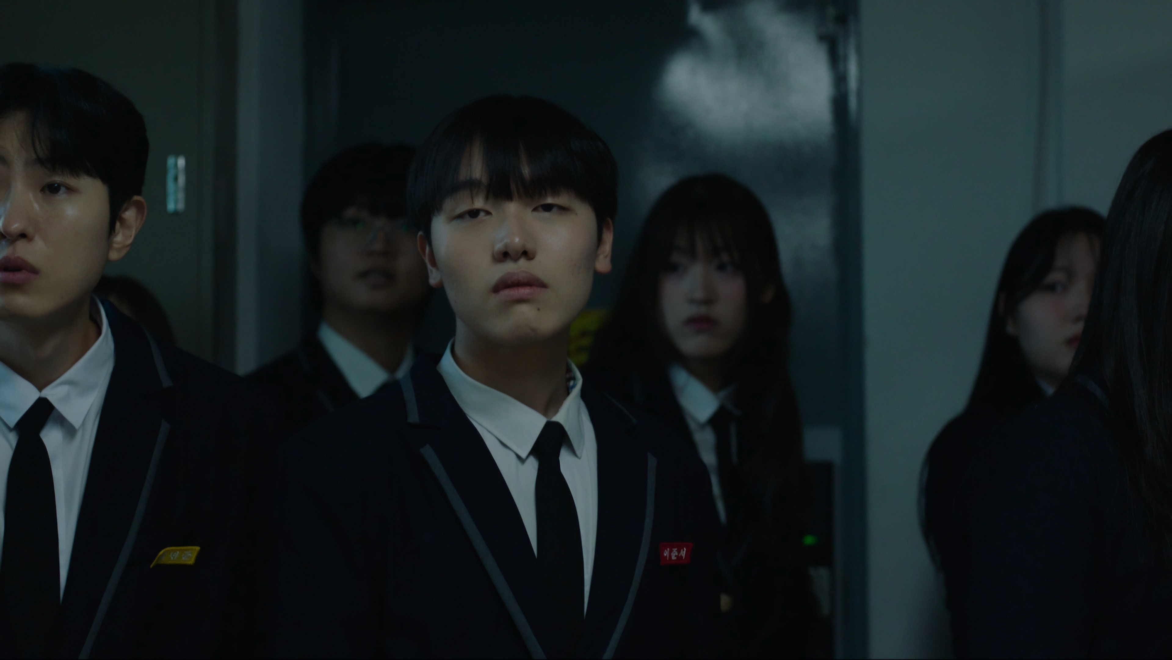 인간작동 Human Operated