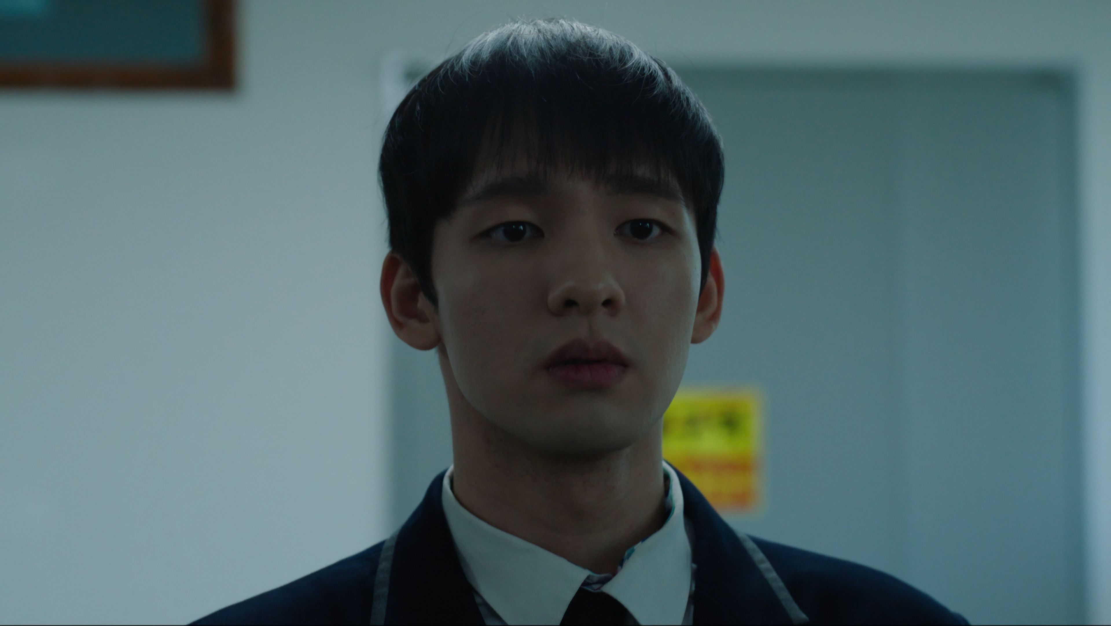 인간작동 Human Operated