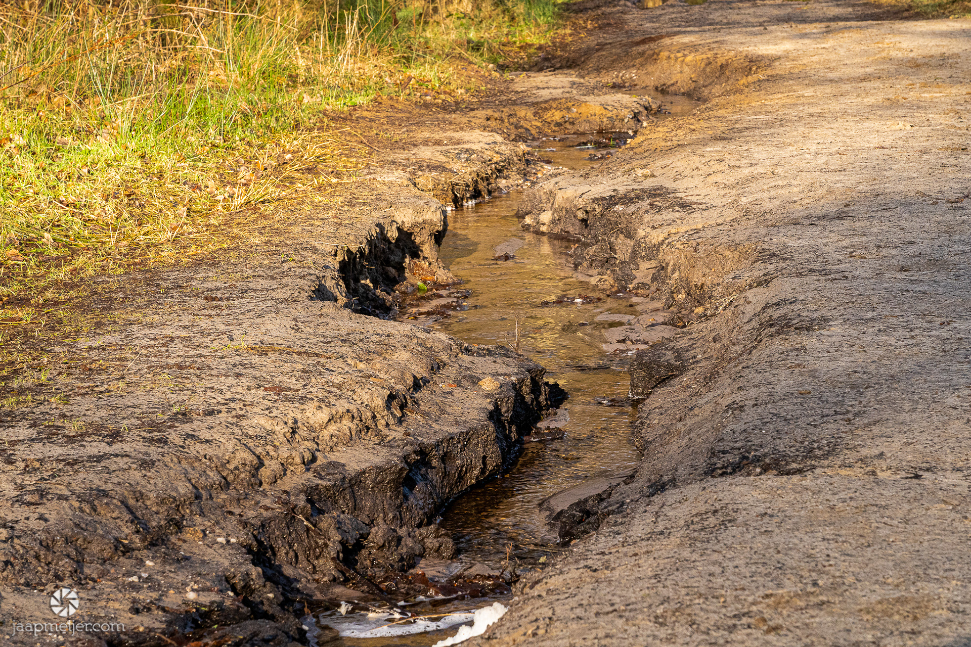 De afgelopen maand heeft hier duidelijk meer water gestroomd.