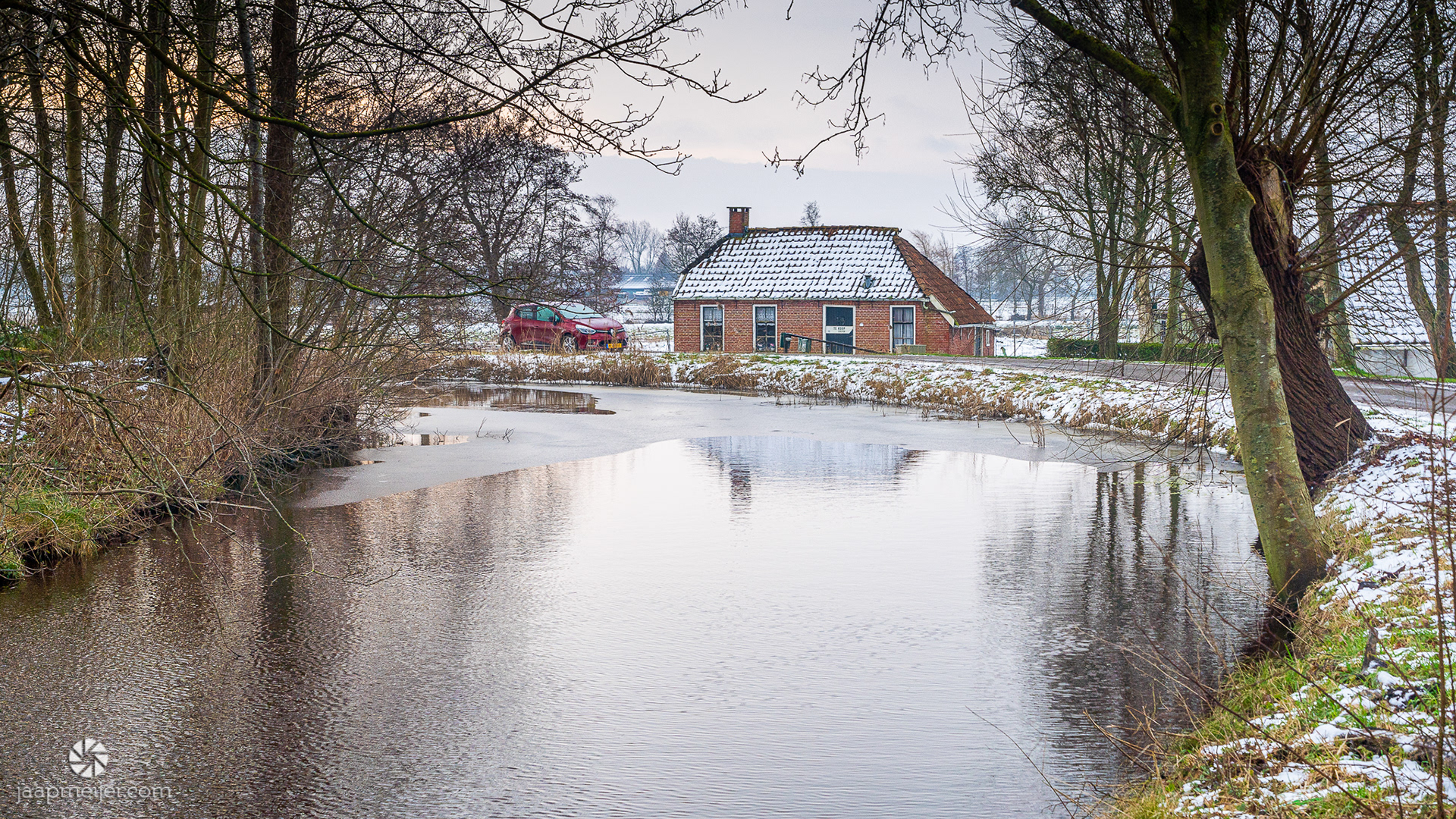 Een prachtig gelegen huisje. Te koop, maar je moet wel een klusser zijn.