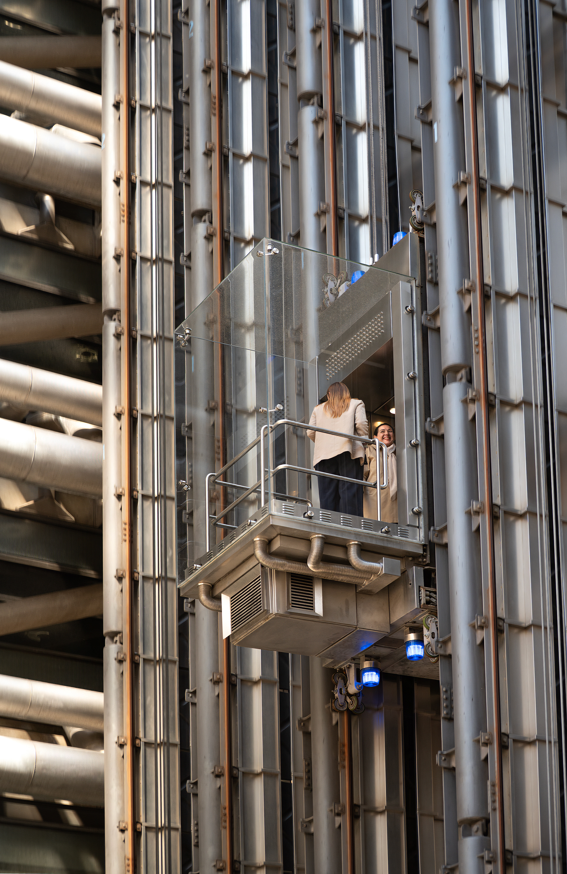 External lift VI, Lloyds of London