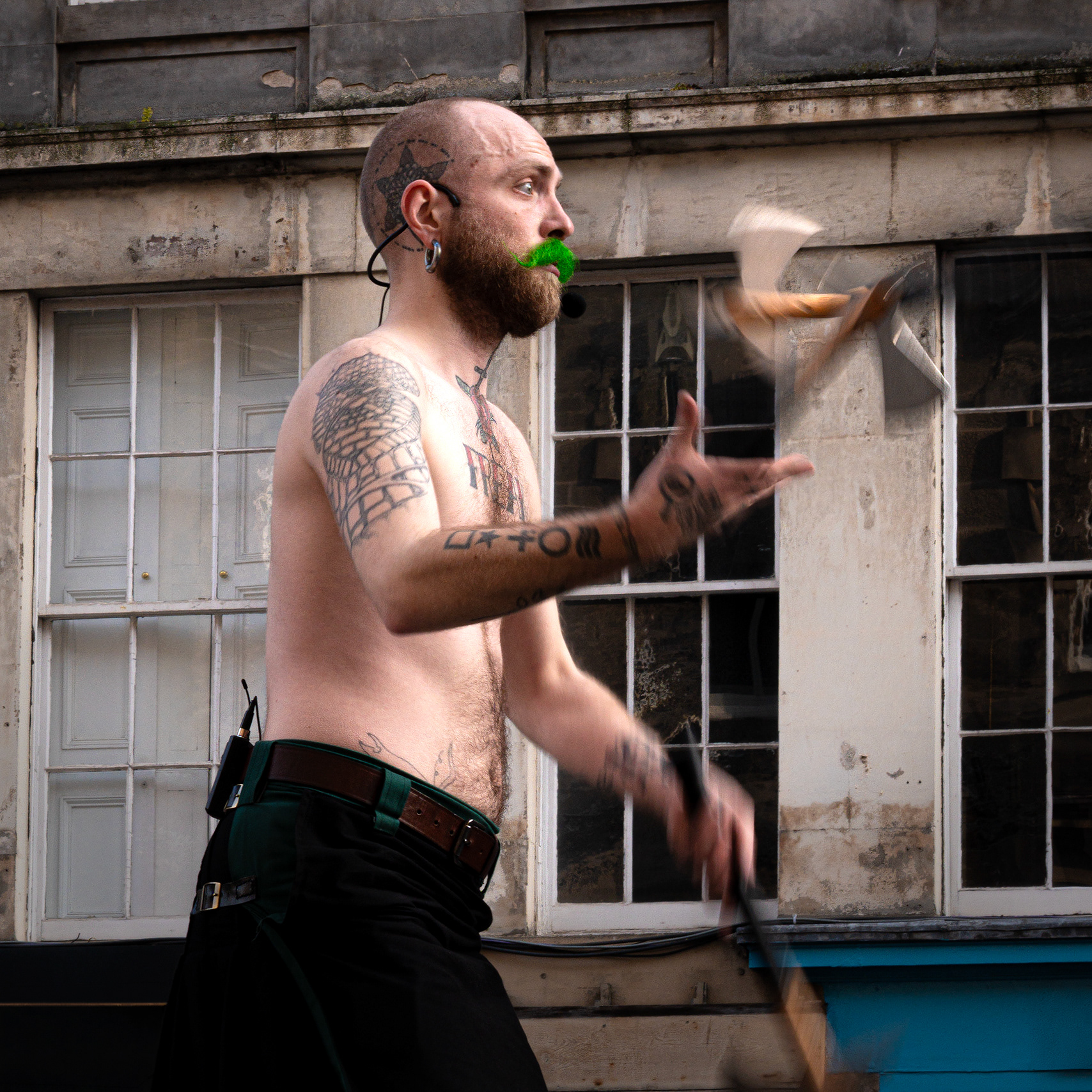 Street performer, Fringe