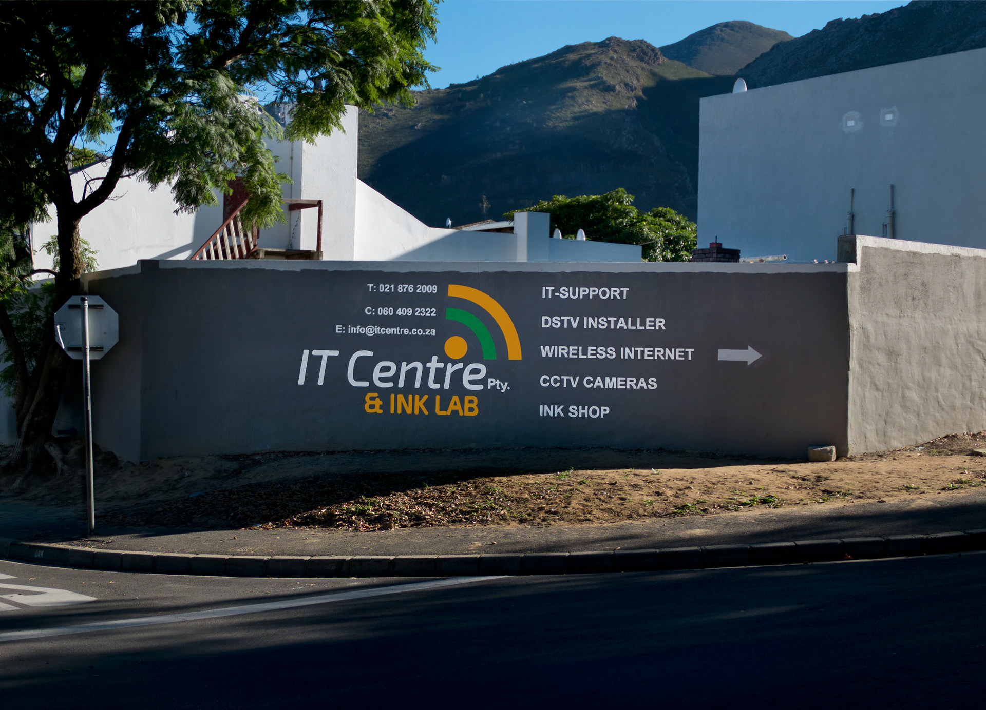 IT-CENTER, Franschhoek, South-Africa, PVA-paint on plaster.