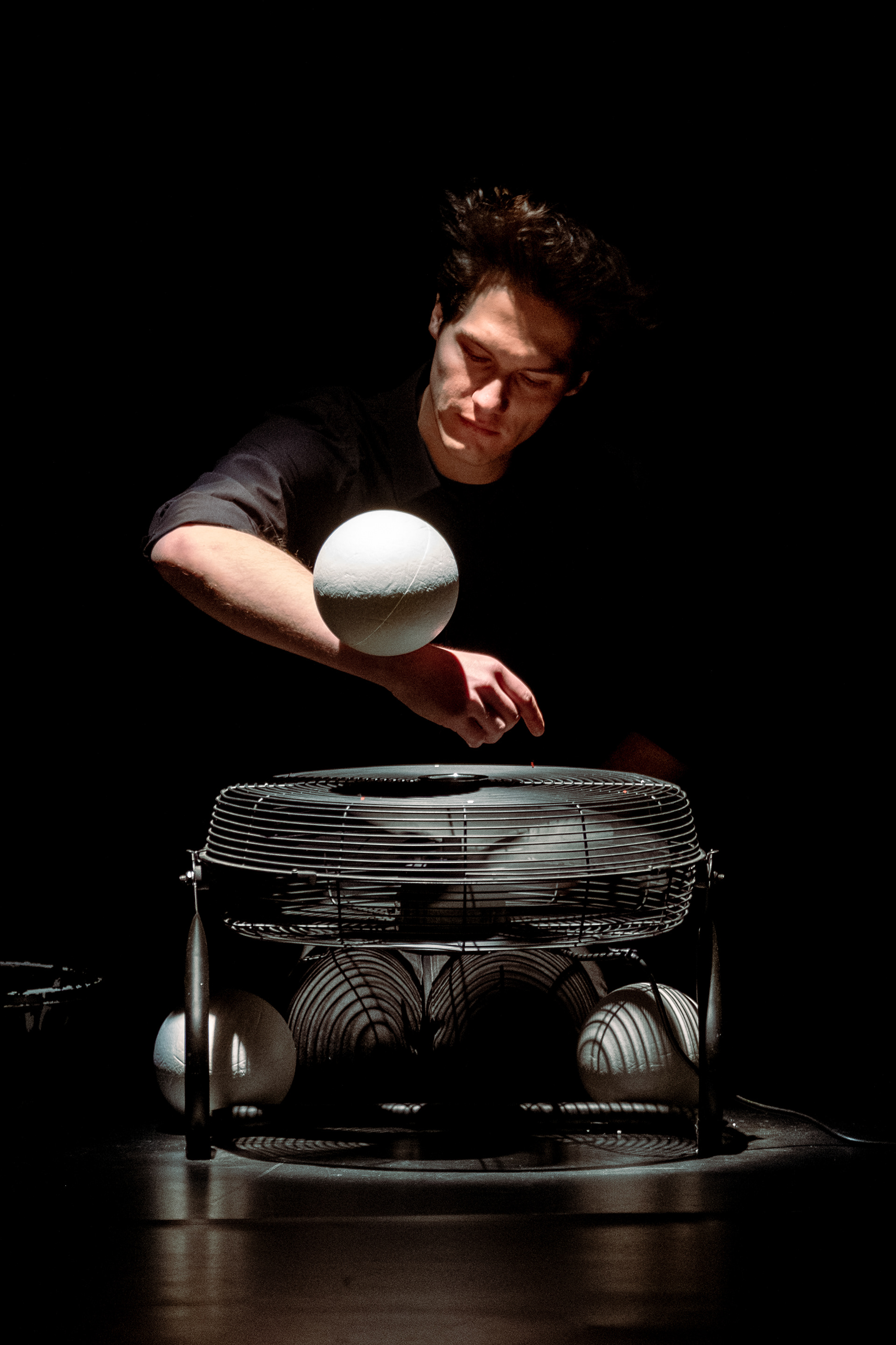 Andrea Salustri: Materia