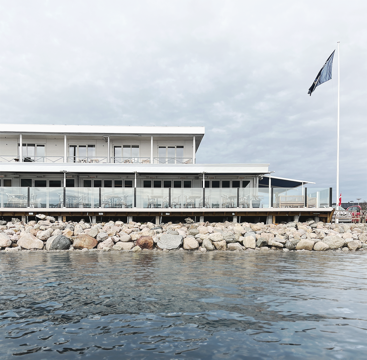 Hørby Færgekro set fra vandet