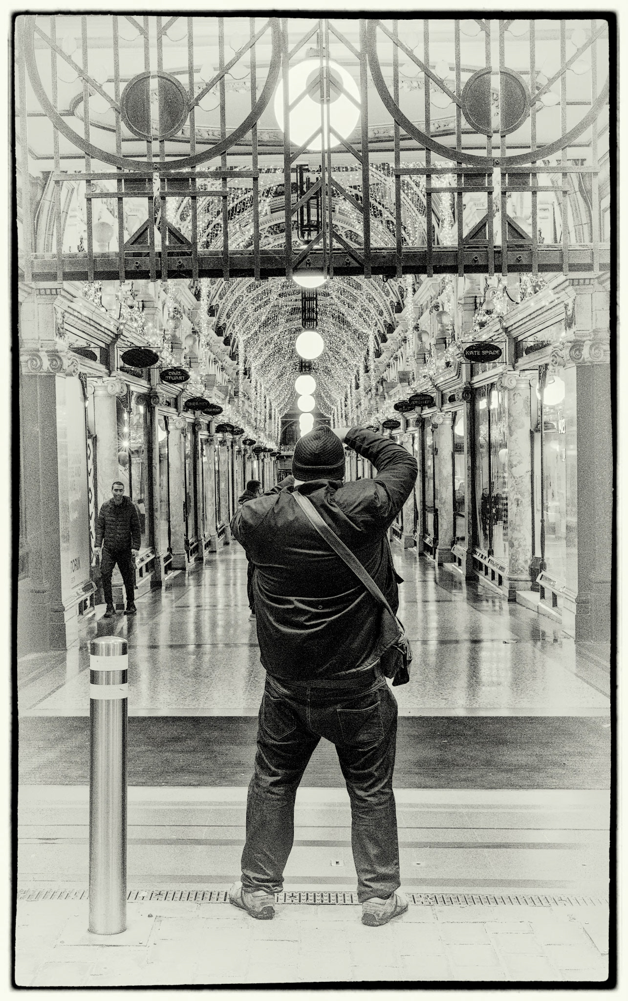 Leeds snapping.by Andy Ainsworth