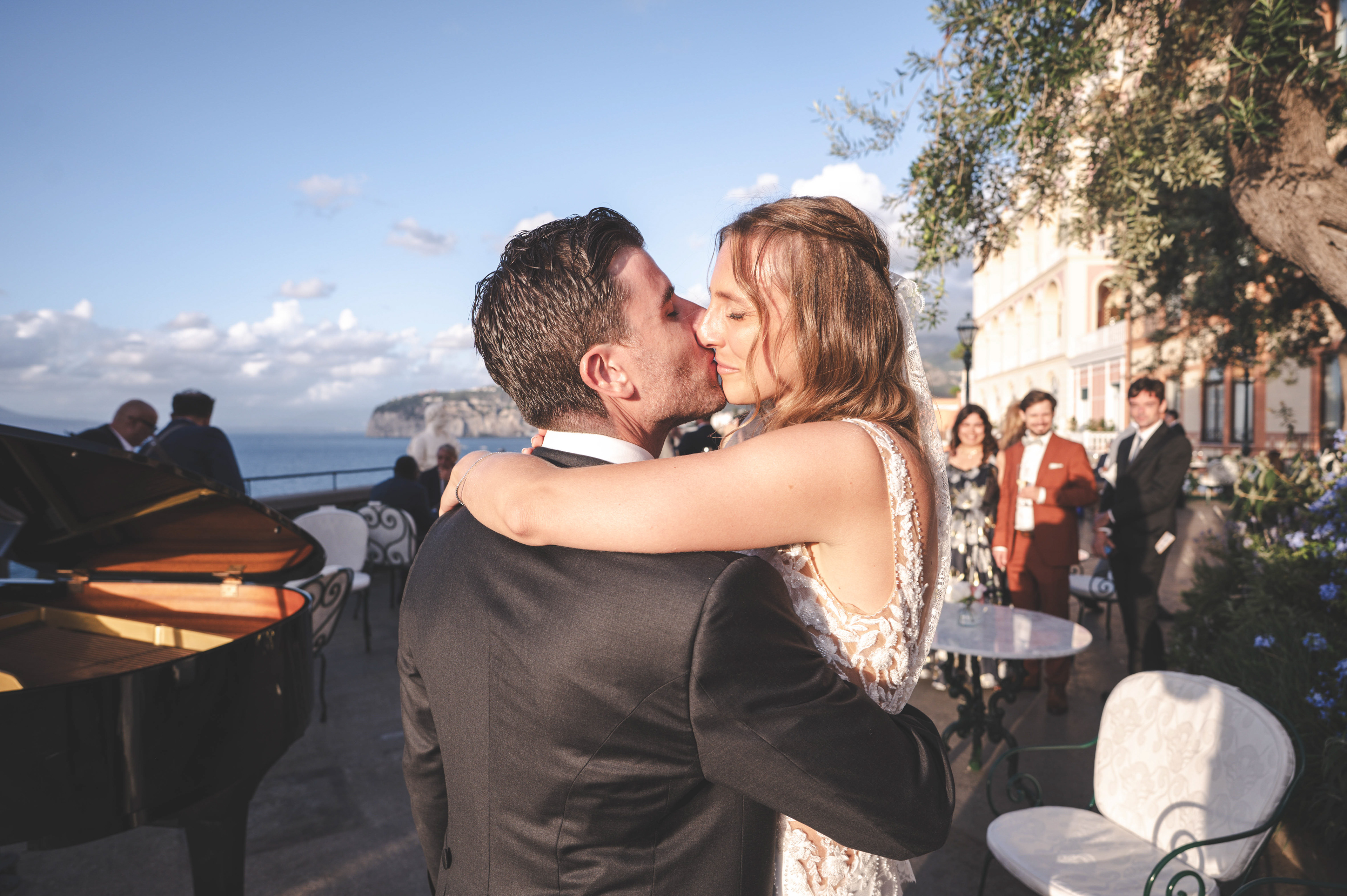 wedding luxury in Sorrento Coast  Grand Hotel Excelsior Vittoriawedding photography
