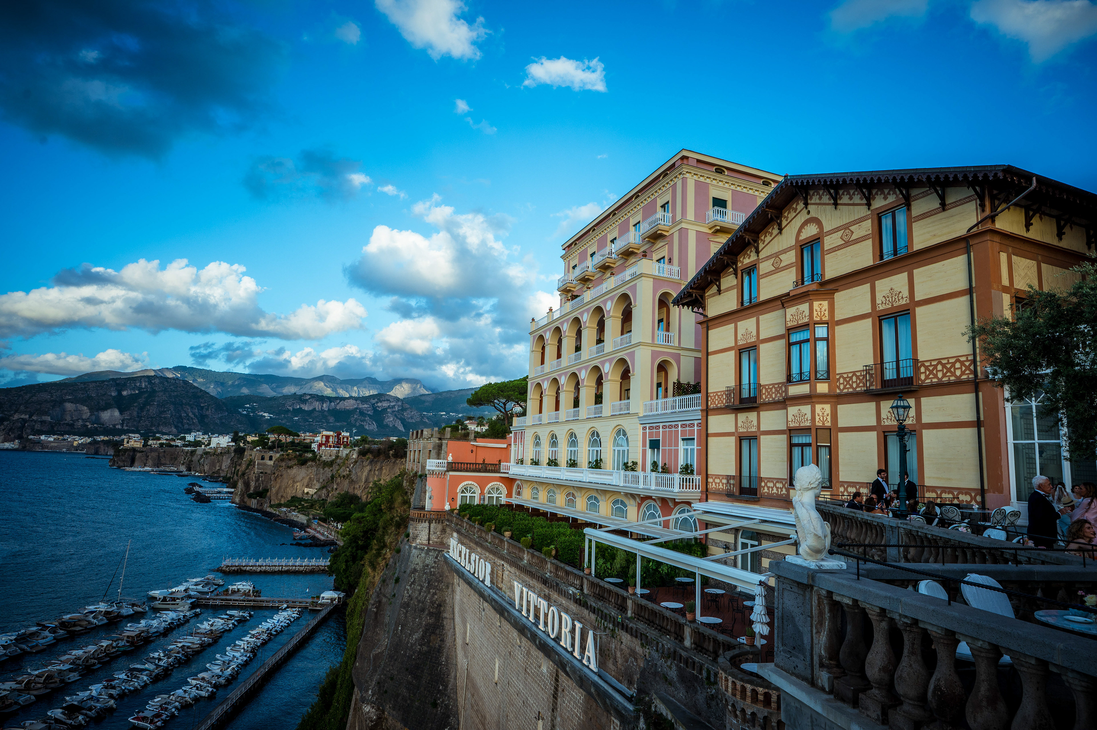 wedding luxury in Sorrento Coast  Grand Hotel Excelsior Vittoriawedding photography