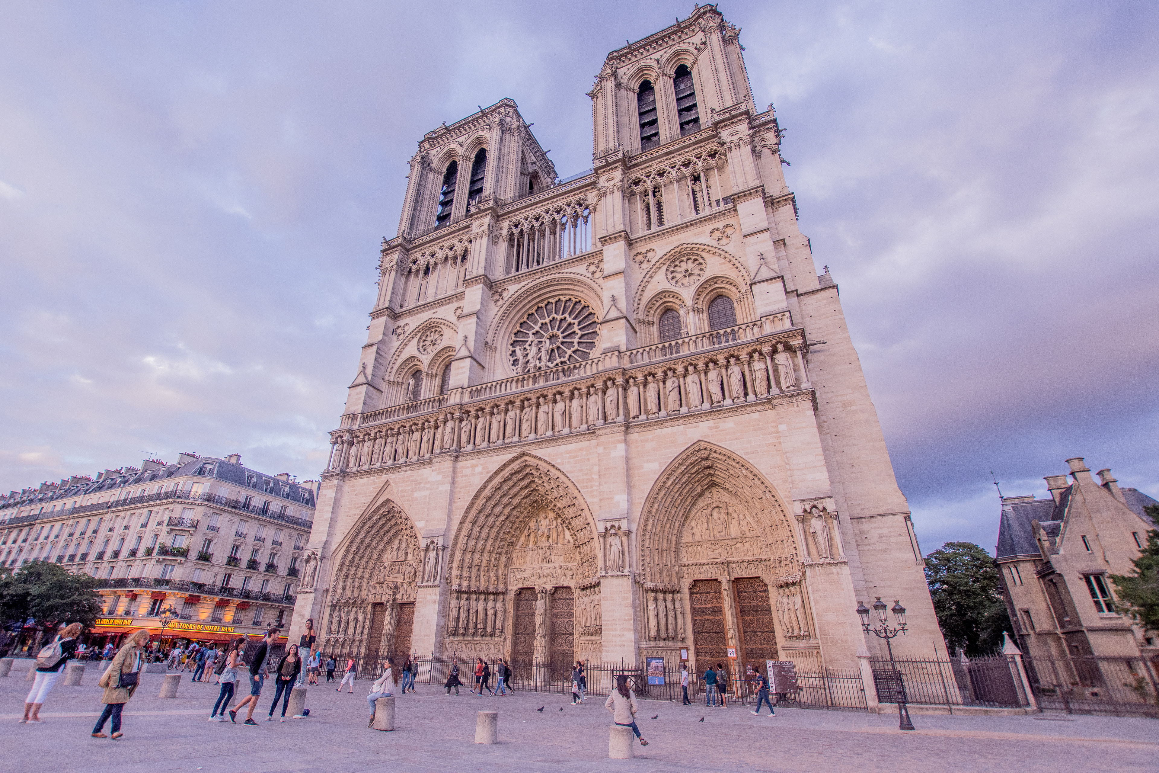 Le Notre Dam.
