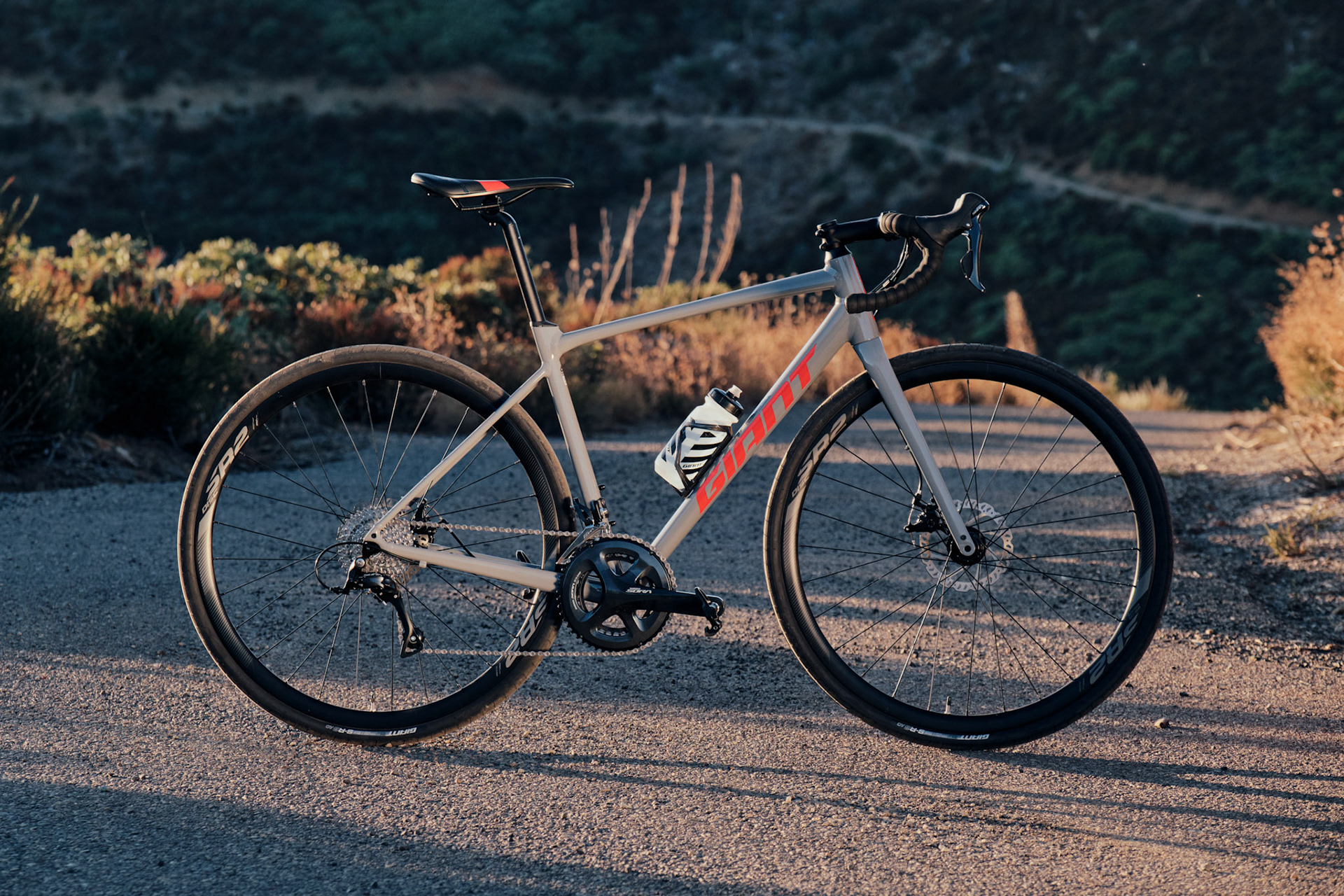 2020 Giant Contend AR